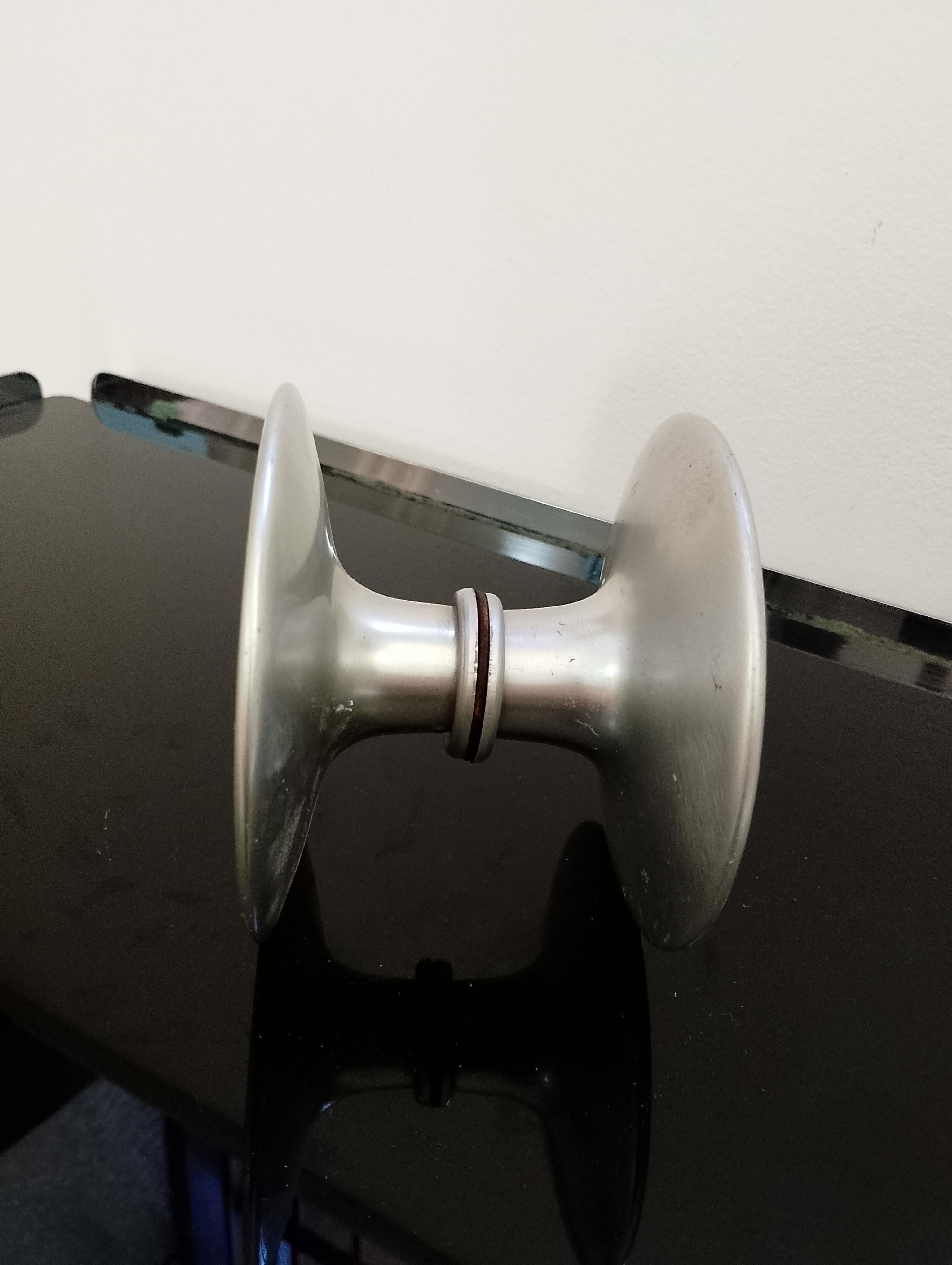 Metà XX secolo Maniglia circolare a pressione per porta, metà del XX secolo, Italia in vendita