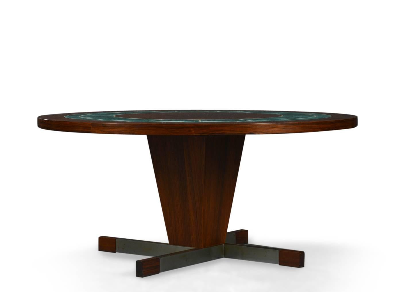 Circular Rosewood Coffee Table In Good Condition For Sale In Paris, FR