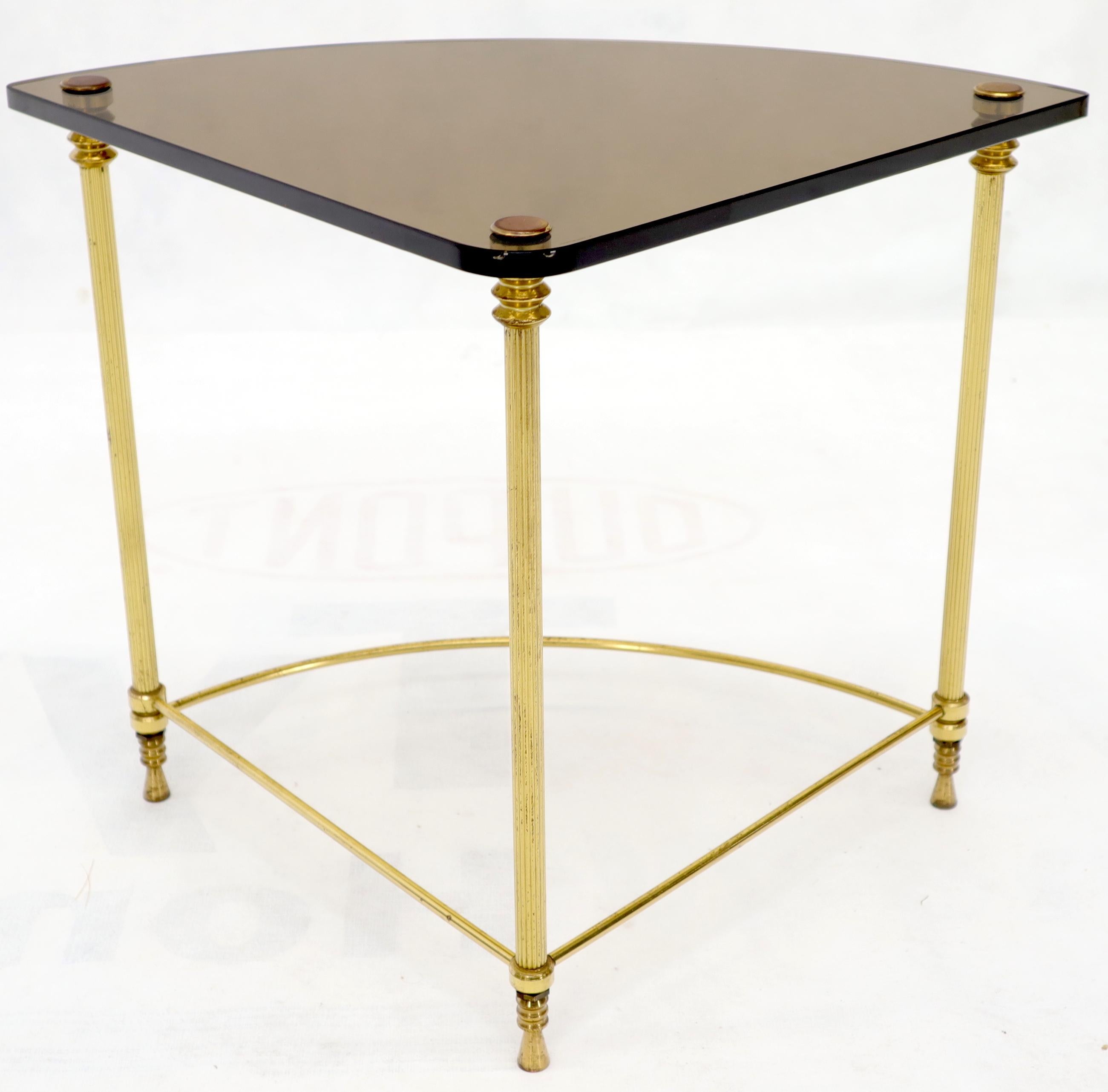 Table basse gigogne circulaire ronde en verre fumé avec pieds en laiton en vente 6