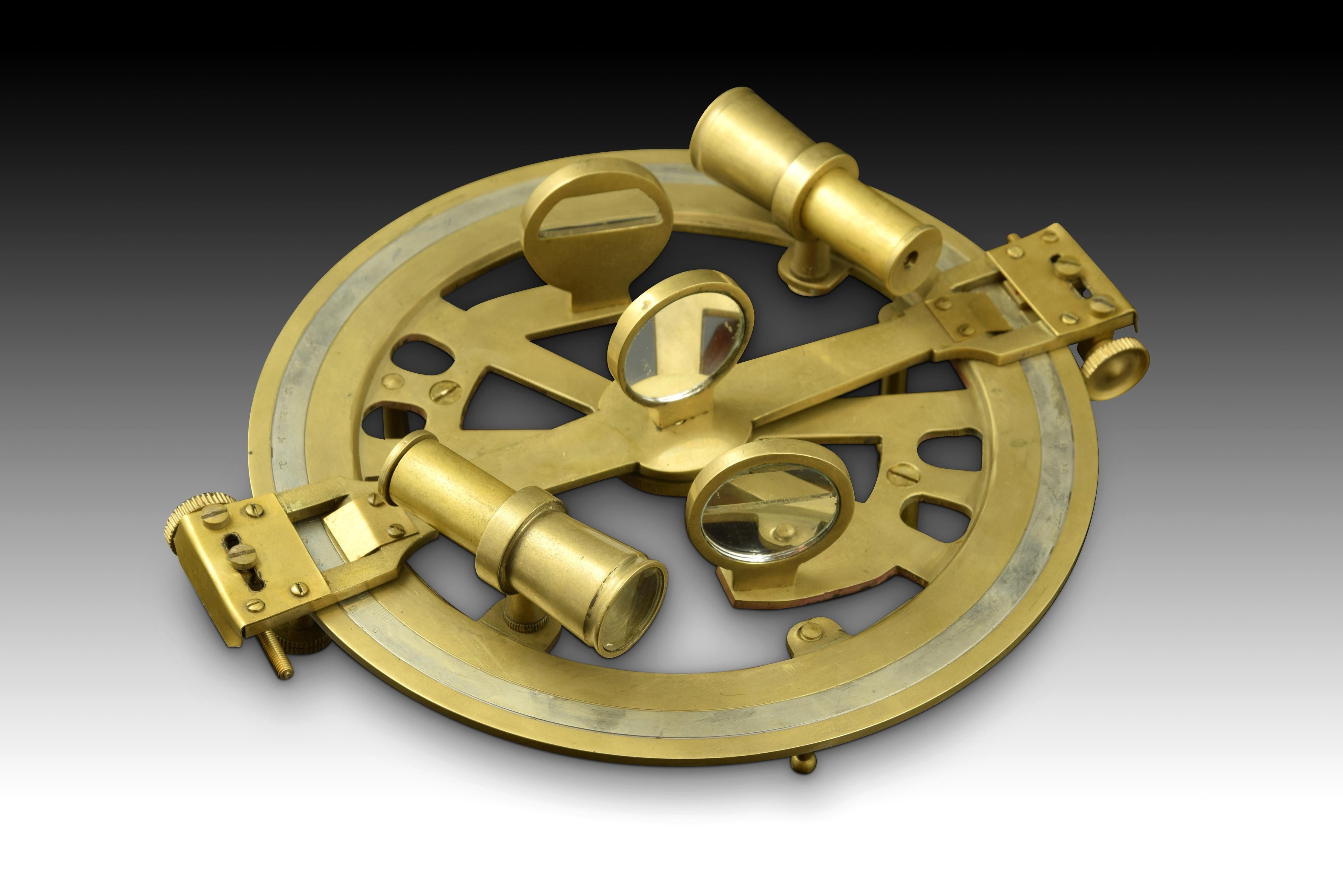Circular Sextant, Decorative Piece, 20th Century In Good Condition For Sale In Madrid, ES