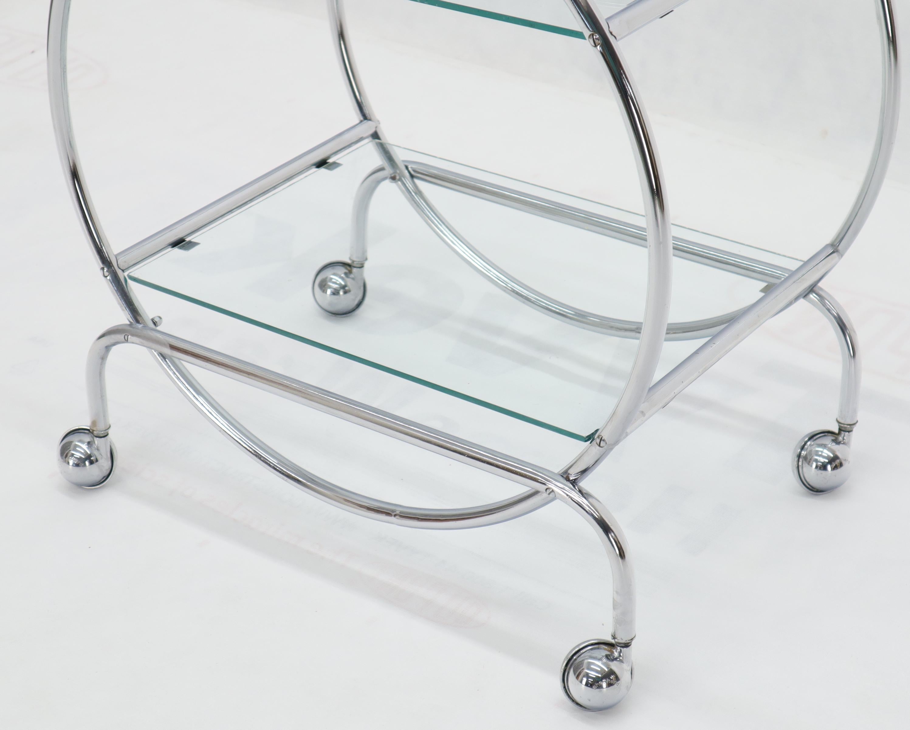 20ième siècle Chariot de service de forme circulaire avec plateau en verre Bauhaus déco du milieu du siècle de Wolfgang Hoffman en vente