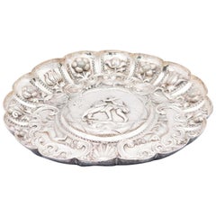 Circular shaped apparatus salver