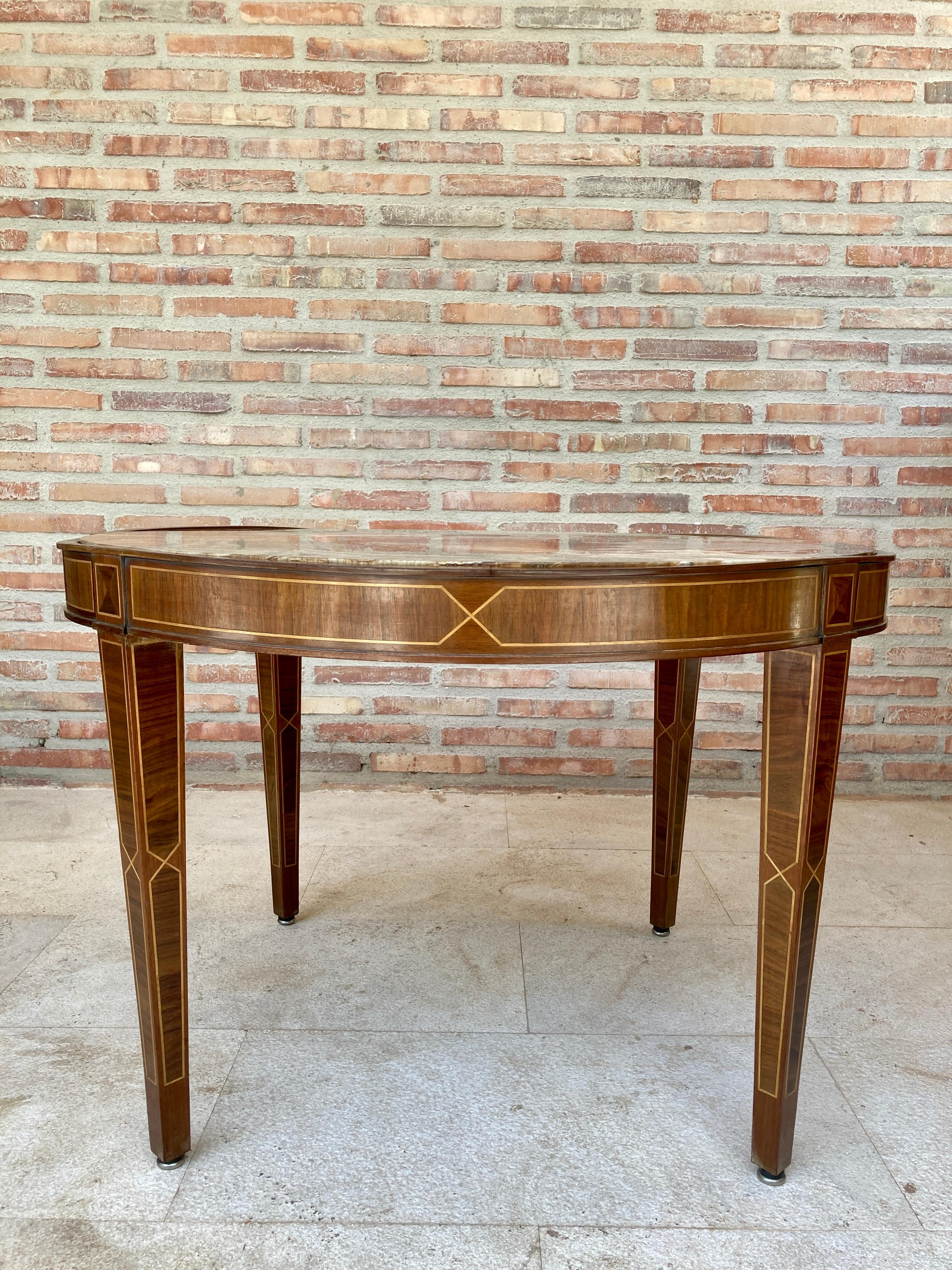 Circular Side Table in Wood with Lemongrass Marquetry Fillets In Good Condition For Sale In Miami, FL