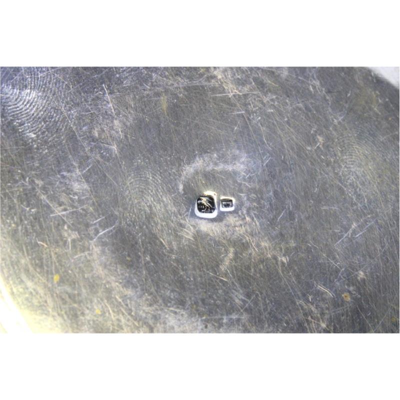 Circular silver box with pearl trim on the base and removable lid For Sale 1