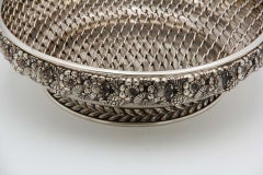 Circular silver flower box