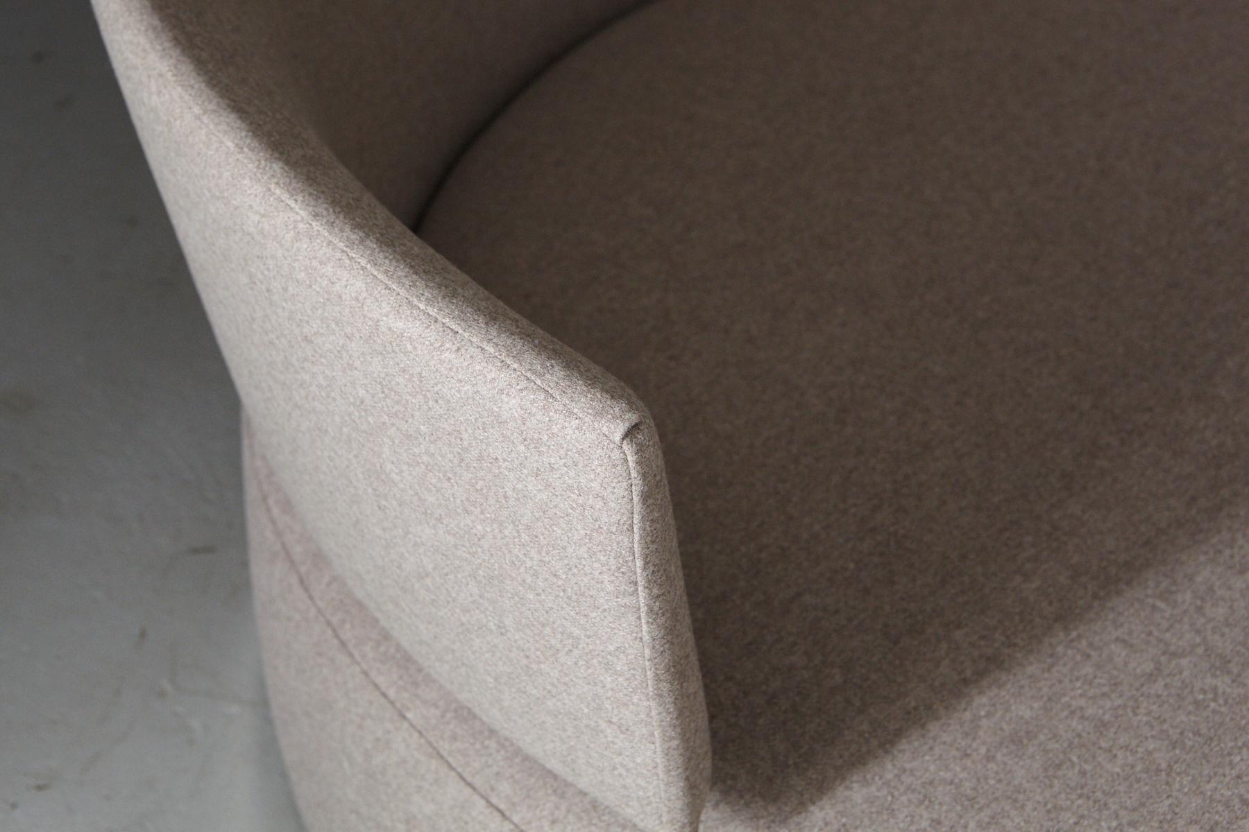 Circular Swivel Sofa Amoenus by Antonio Citterio for B&B Italia, Re-Upholstered For Sale 1