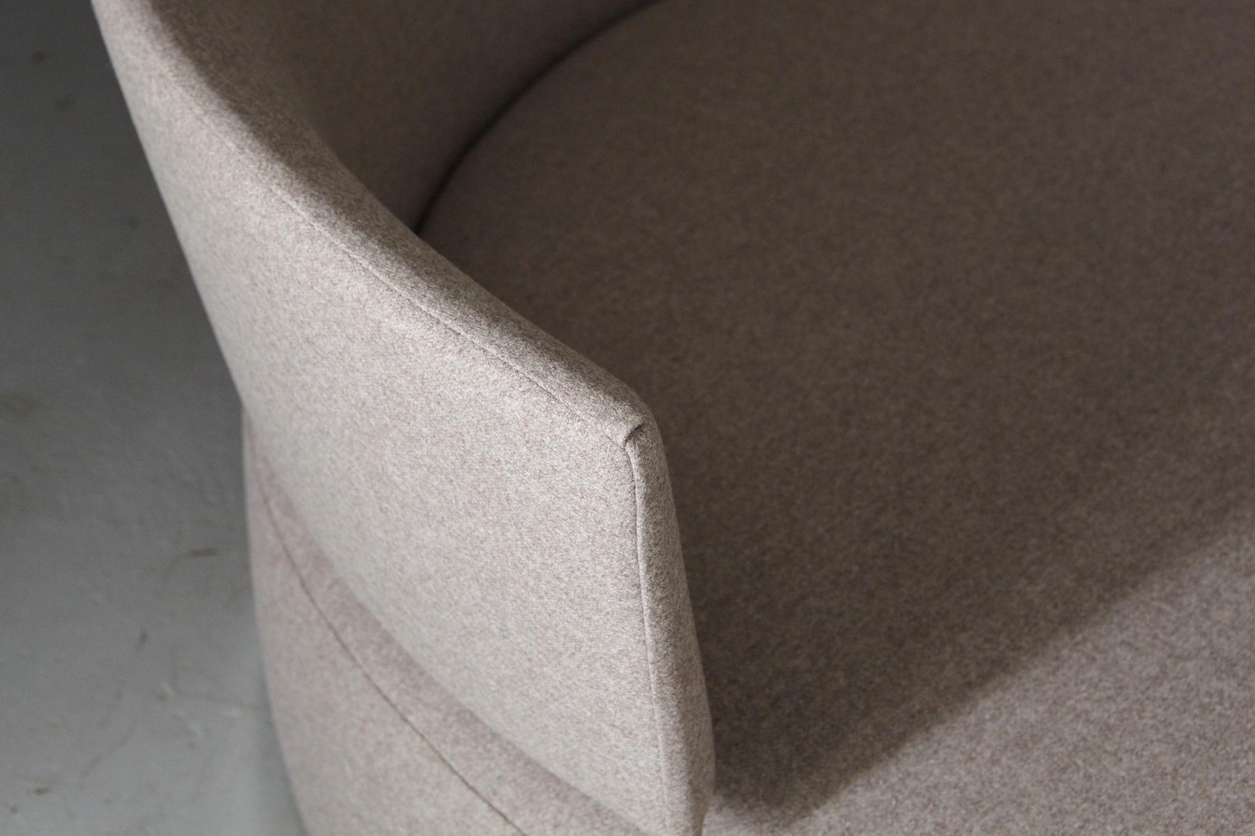 Circular Swivel Sofa Amoenus by Antonio Citterio for B&B Italia, Re-Upholstered For Sale 1