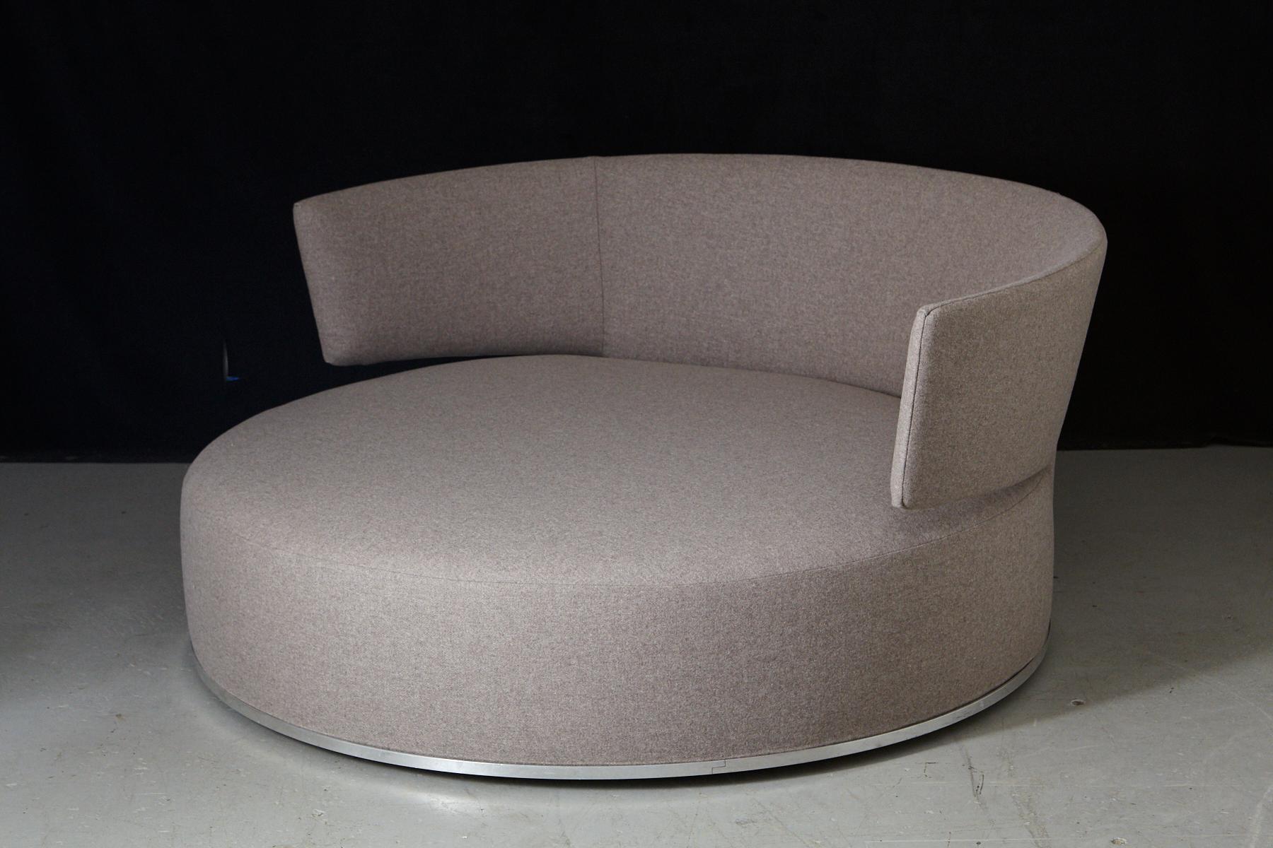 Stunning circular swivel sofa 