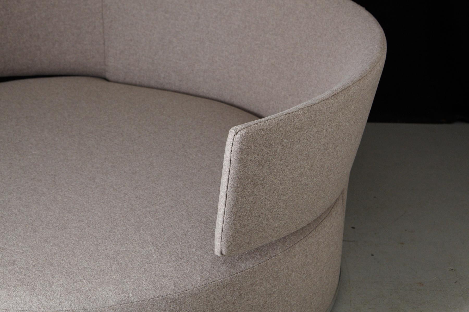 Modern Circular Swivel Sofa Amoenus by Antonio Citterio for B&B Italia, Re-Upholstered For Sale