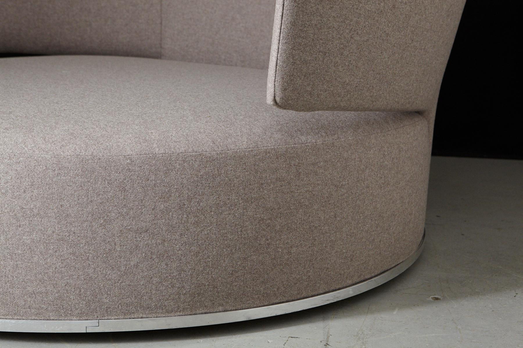 Italian Circular Swivel Sofa Amoenus by Antonio Citterio for B&B Italia, Re-Upholstered For Sale