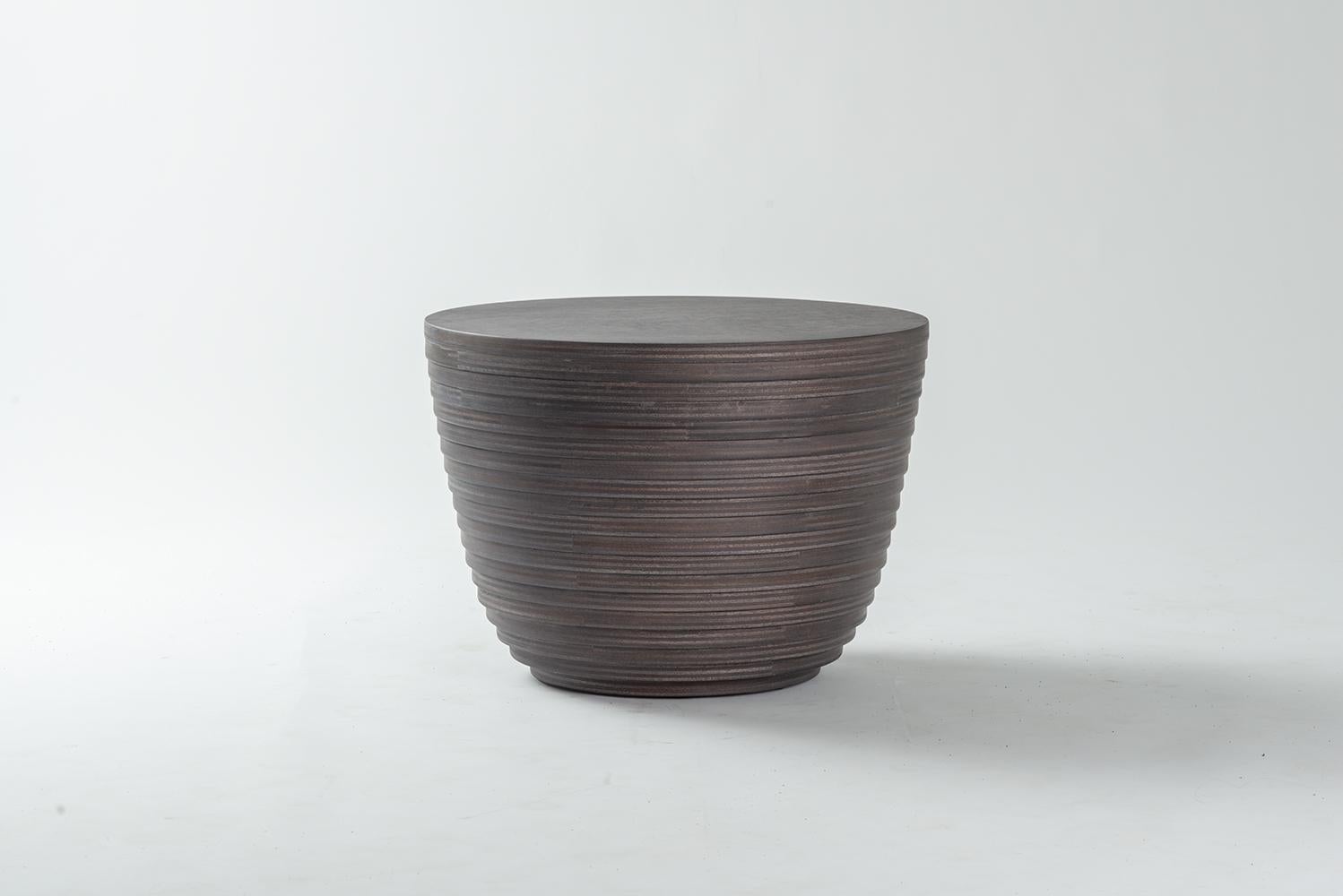 Doré Grande table d'appoint sculpturale de Piegatto en vente