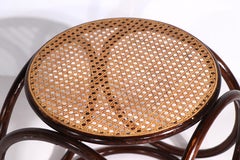 Tabouret/repose-pieds circulaire Thonet en bois cintré et canne