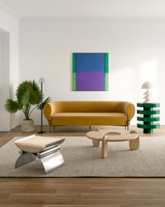 Table basse circulaire à trois pieds en frêne ébénisé Avebury par Objects & Ideas