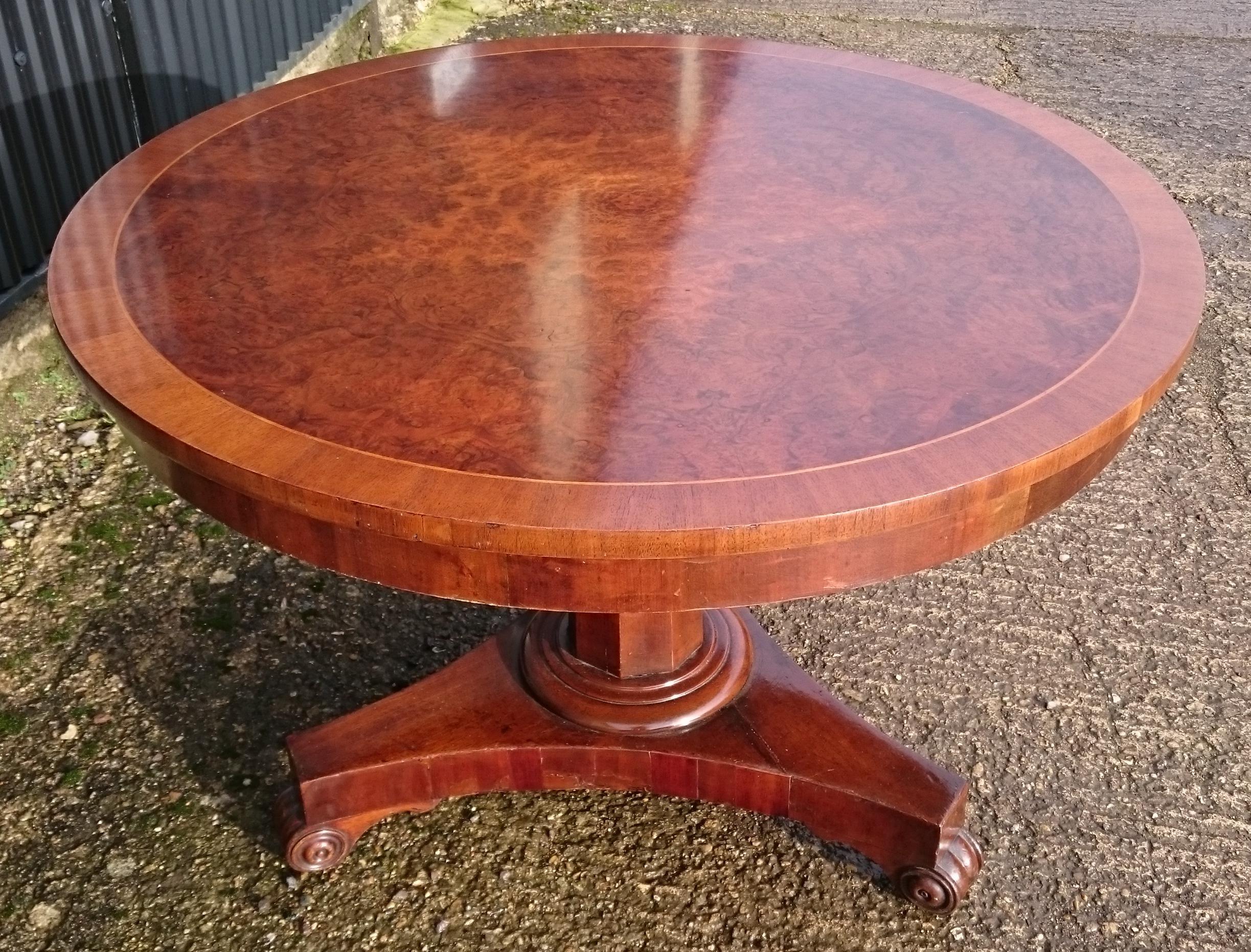 Circular Tilt Top Breakfast Table / Center Table In Fair Condition In Gloucestershire, GB