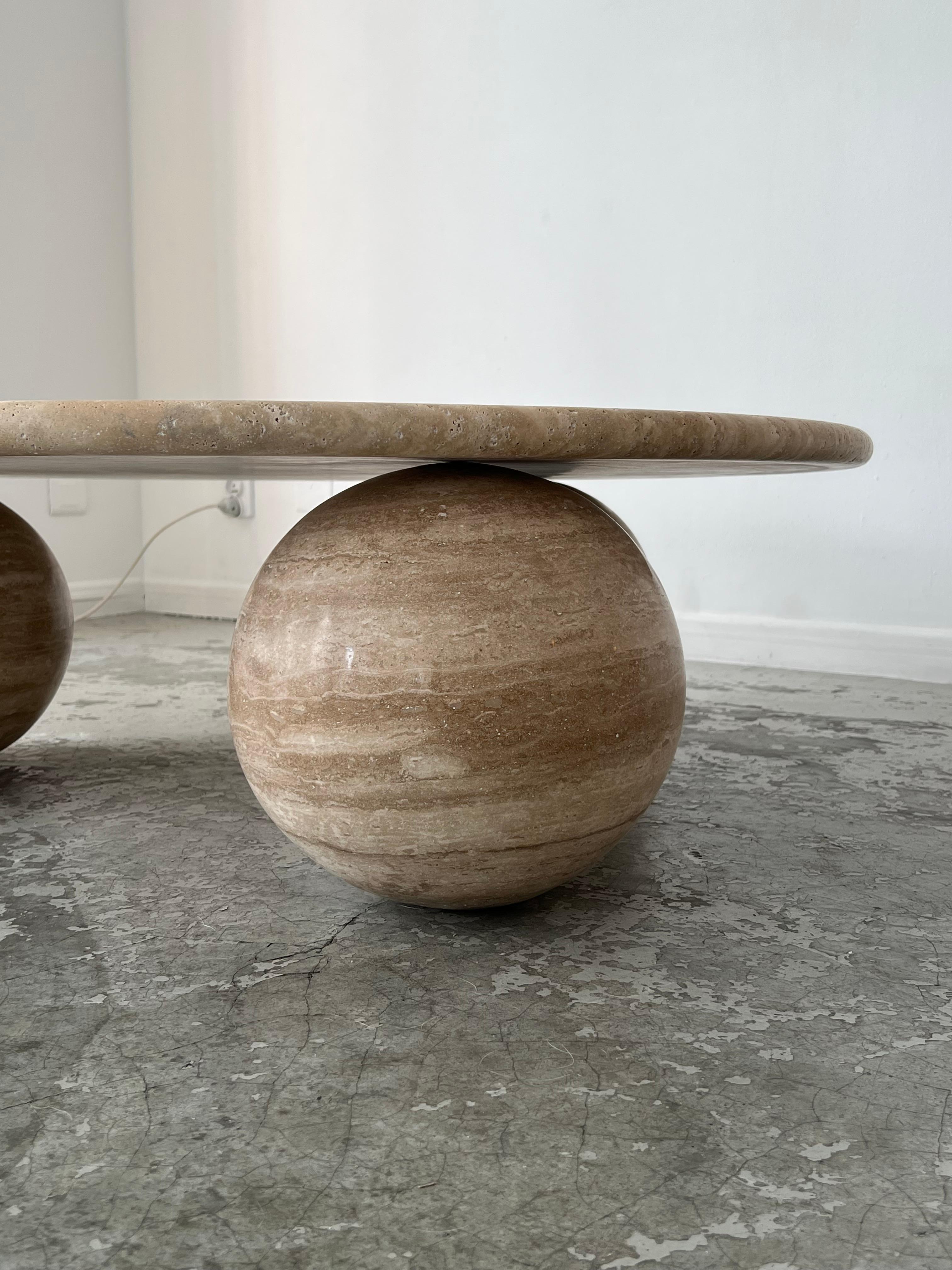 Circular travertine coffee table For Sale 1