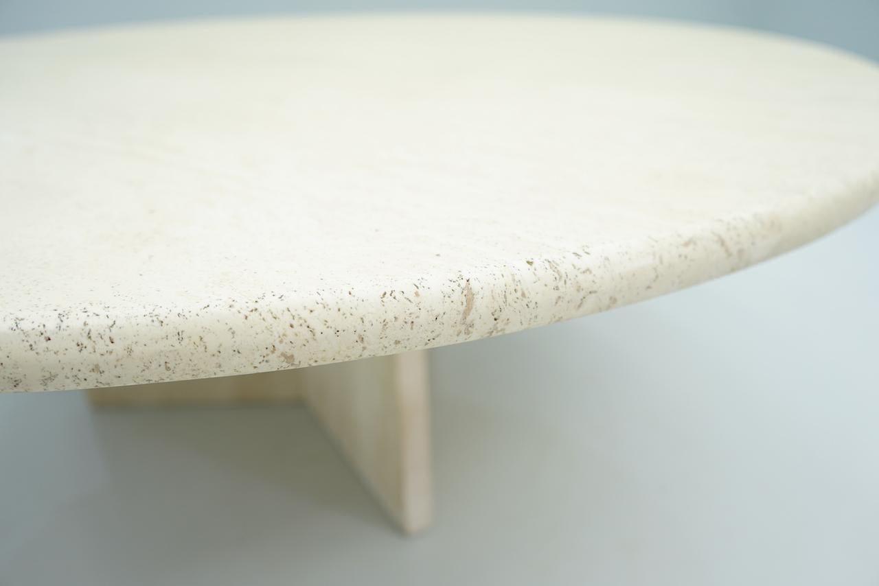 Circular Travertine Coffee Table, Italy, 1970s In Good Condition For Sale In Frankfurt / Dreieich, DE