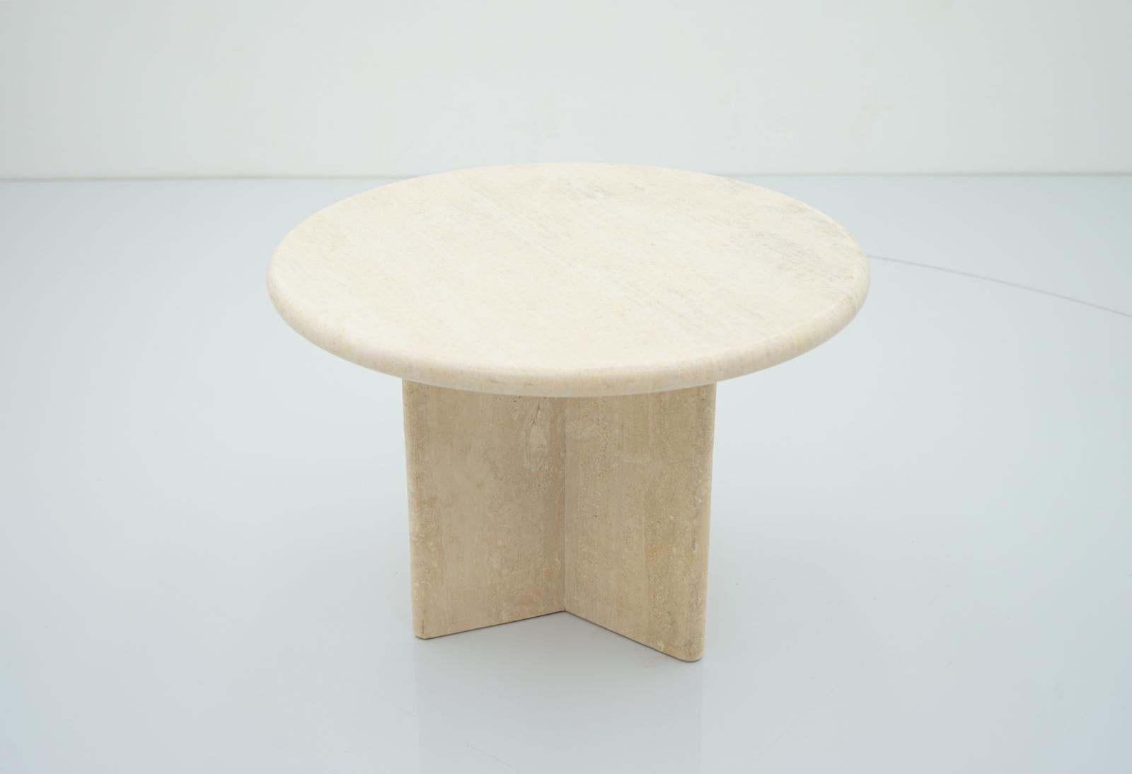 Circular Travertine Side or Small Coffee Table, Italy, 1970s In Good Condition In Frankfurt / Dreieich, DE