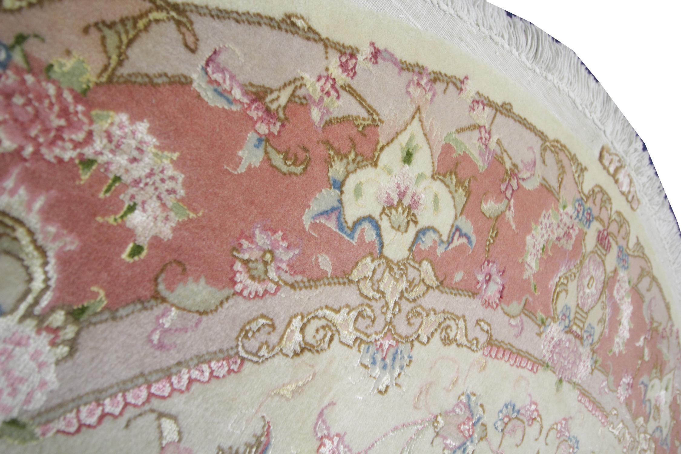 Circular Turkish Wool and Silk Rug, Oriental Cream Pink Handmade Carpet For Sale 4