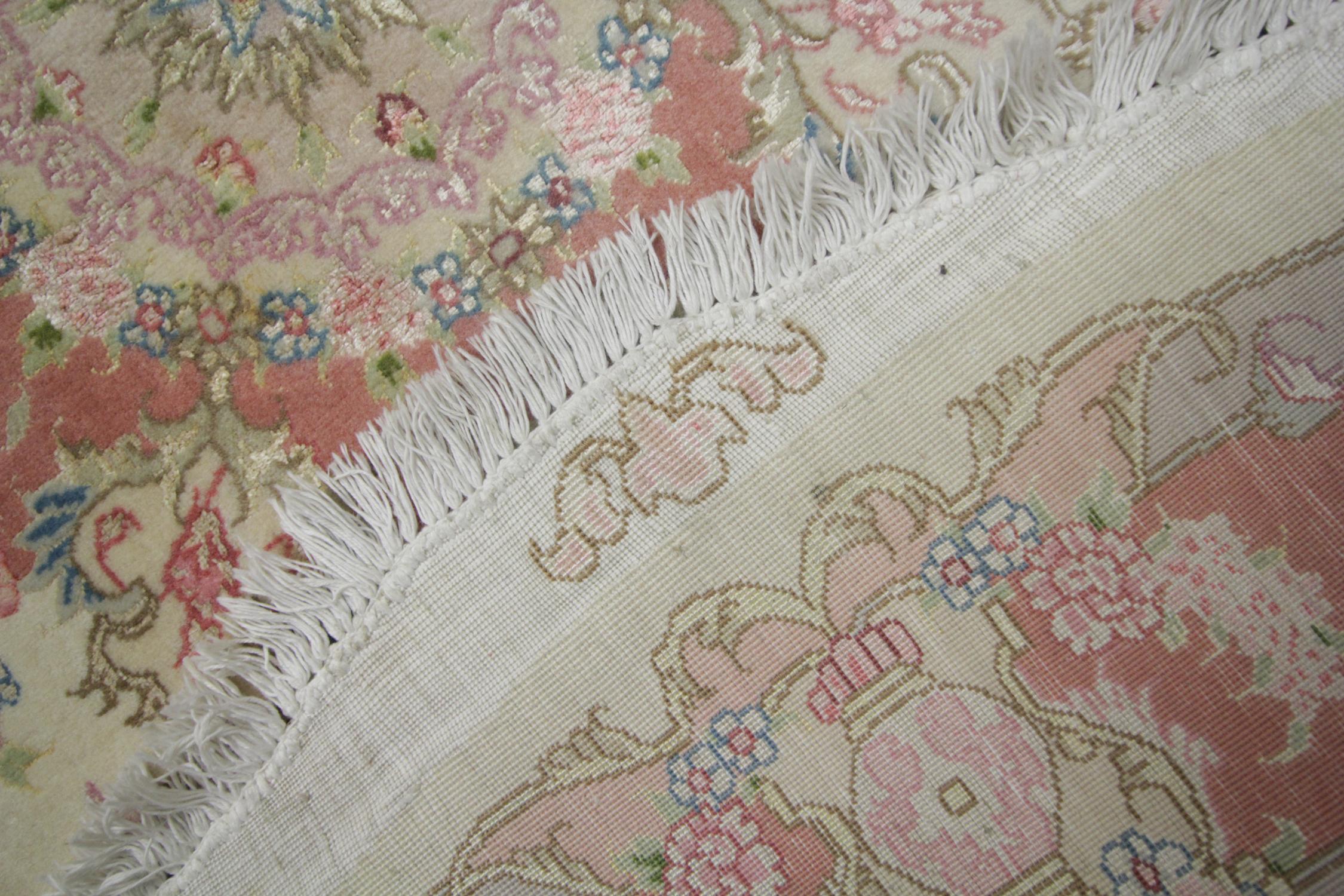 Circular Turkish Wool and Silk Rug, Oriental Cream Pink Handmade Carpet For Sale 5