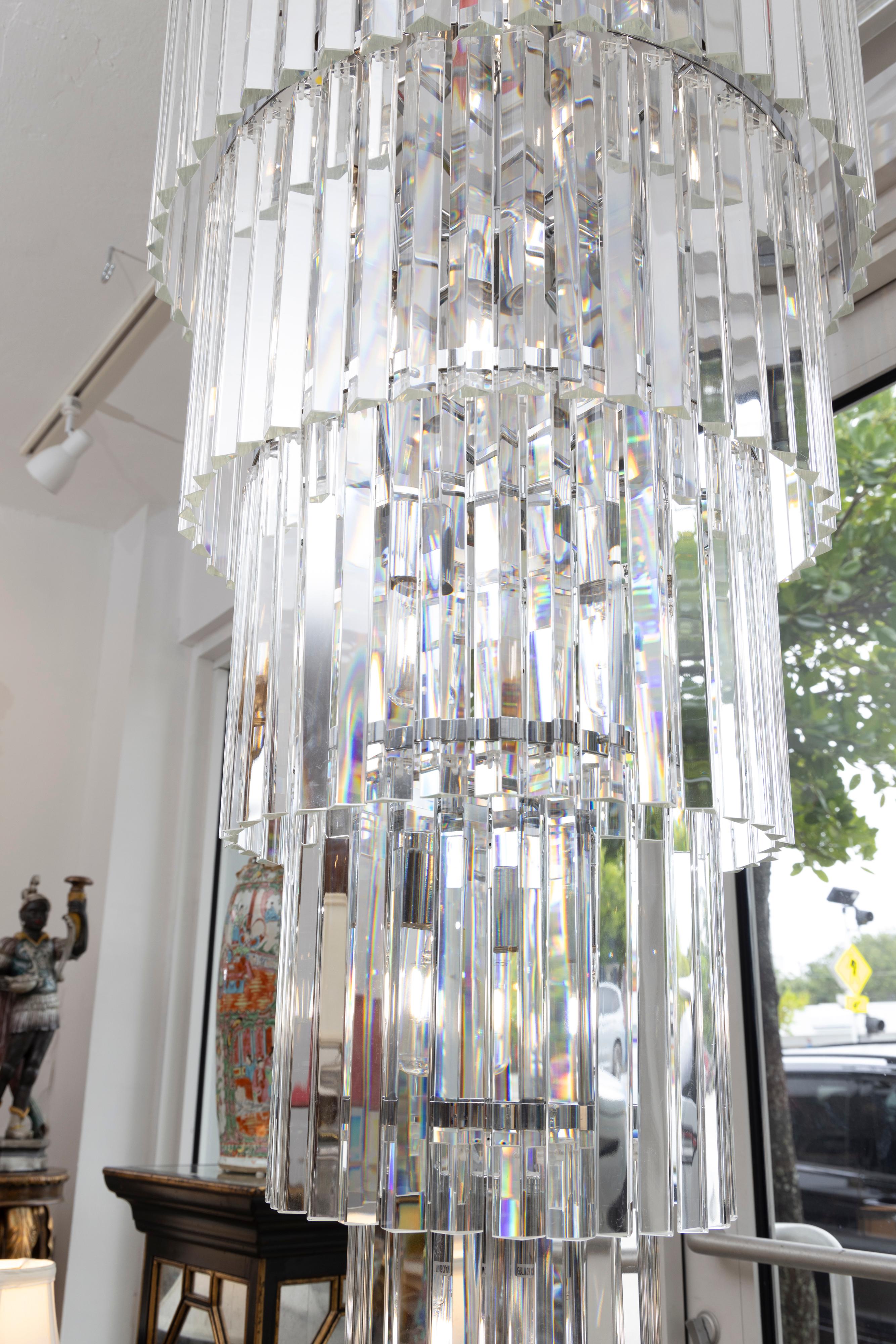 Américain Chandelier à six branches en cristal à cascade circulaire en vente