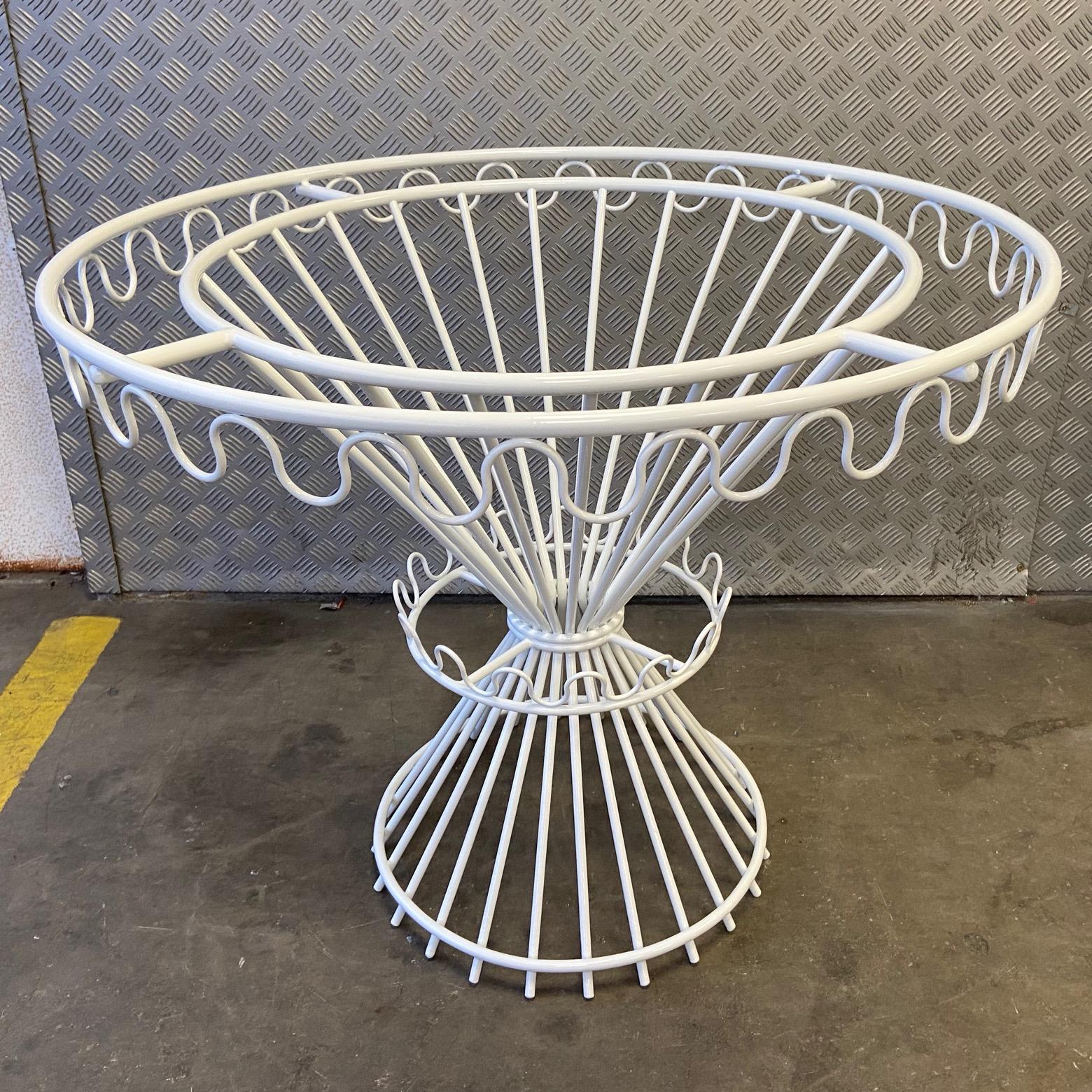 Mid-Century Modern French Circular White Metal Dining Table Base, 1950s, by Mathieu Matégot