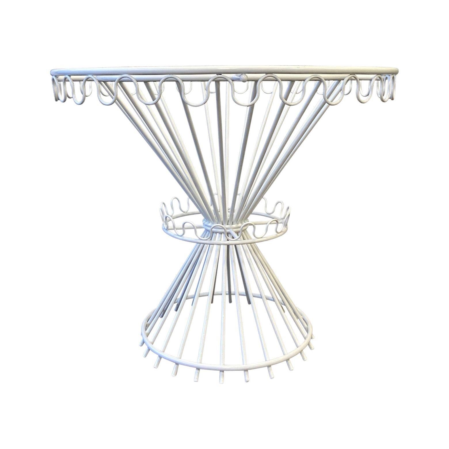 French Circular White Metal Dining Table Base, 1950s, by Mathieu Matégot In Good Condition In London, Fitzrovia