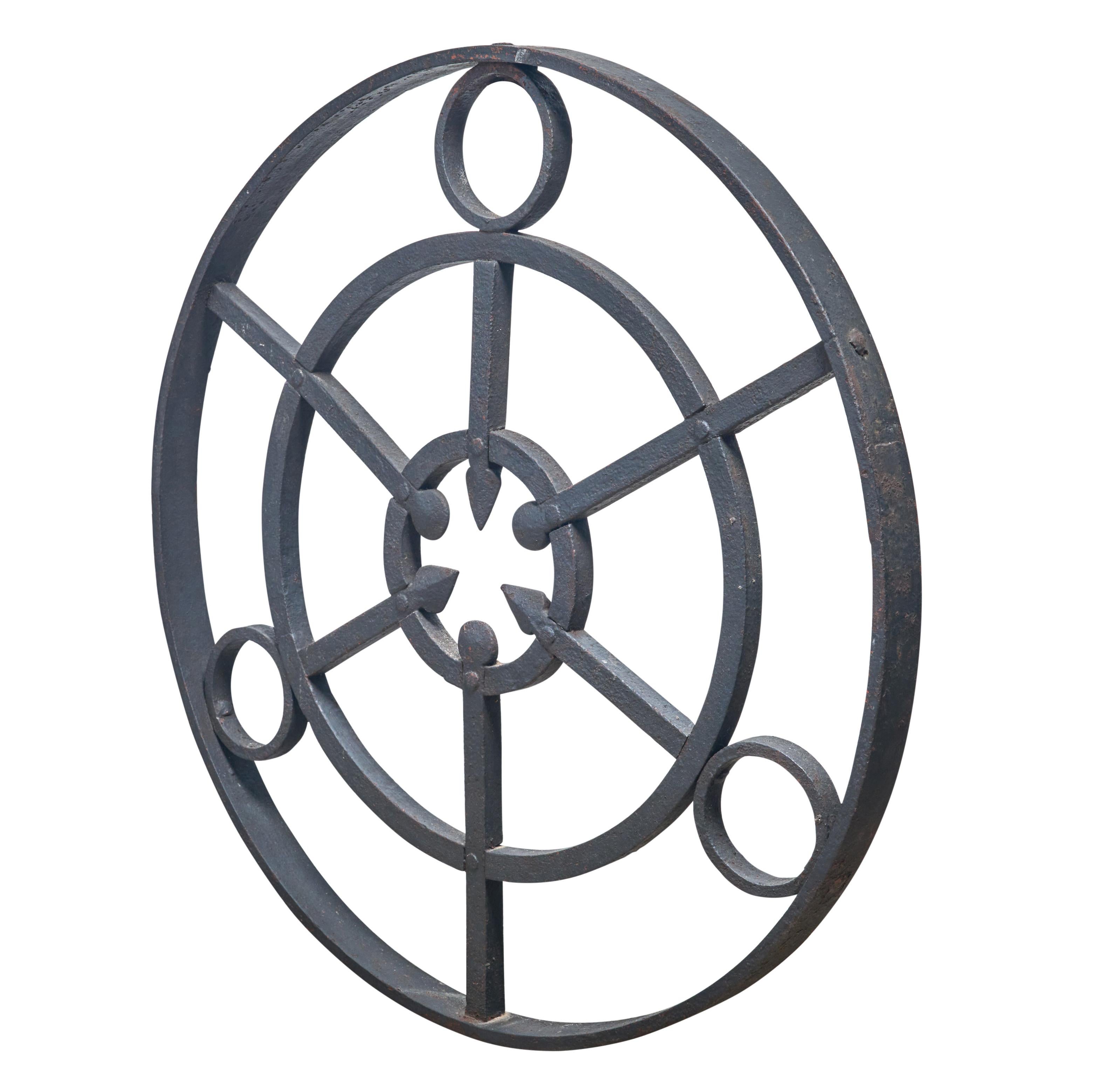Circular Wrought Iron Decorative Grill In Good Condition For Sale In Chicago, IL
