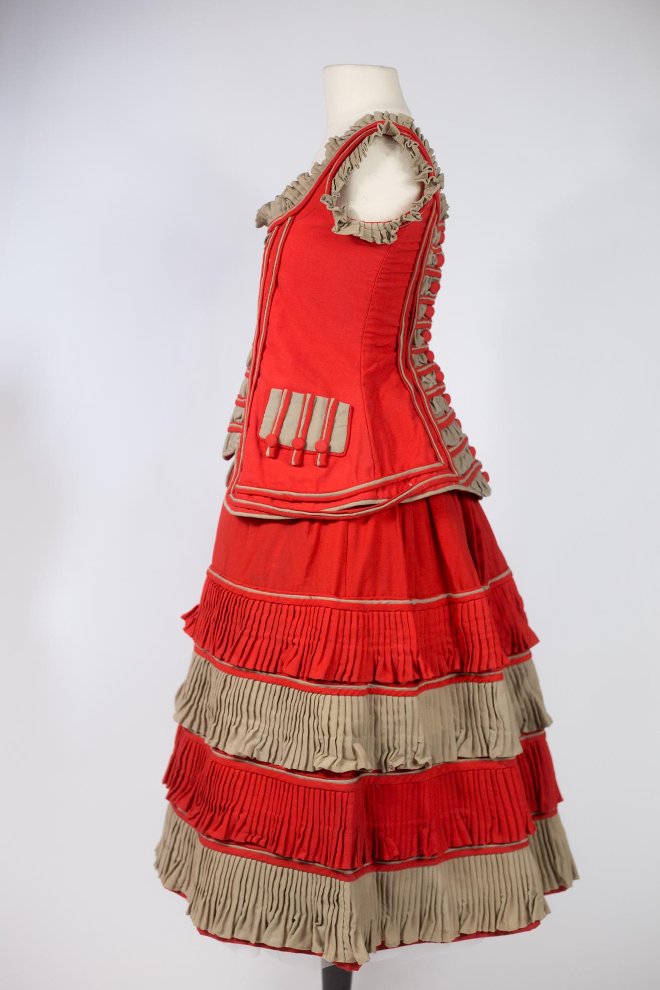 Circus-, Fancy- oder Memorial-Kleid in scharlachrotem Challis - USA um 1890 Damen im Angebot