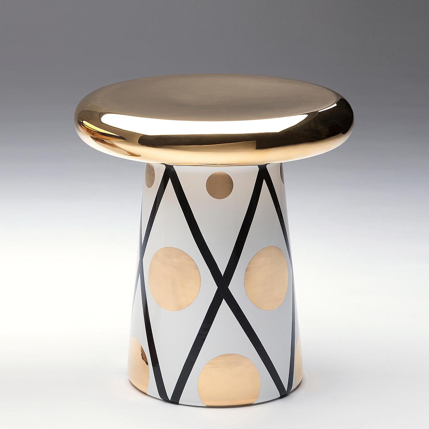 Side Table Circus Lolla all in hand-crafted 
ceramic in lacquered finish, made in Itlay.