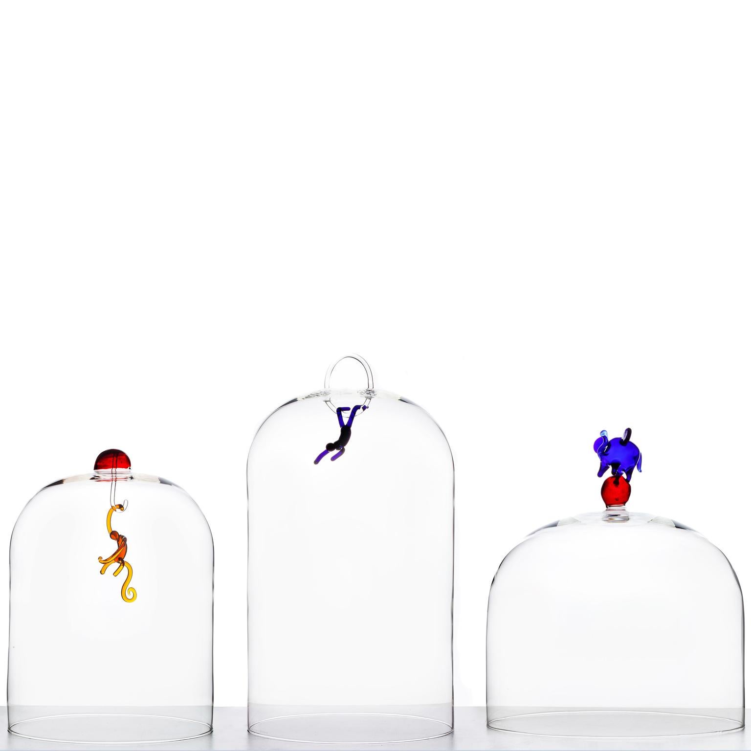 Kuppel aus mundgeblasenem farbigem Glas mit Zirkusaffenmuster (21. Jahrhundert und zeitgenössisch) im Angebot