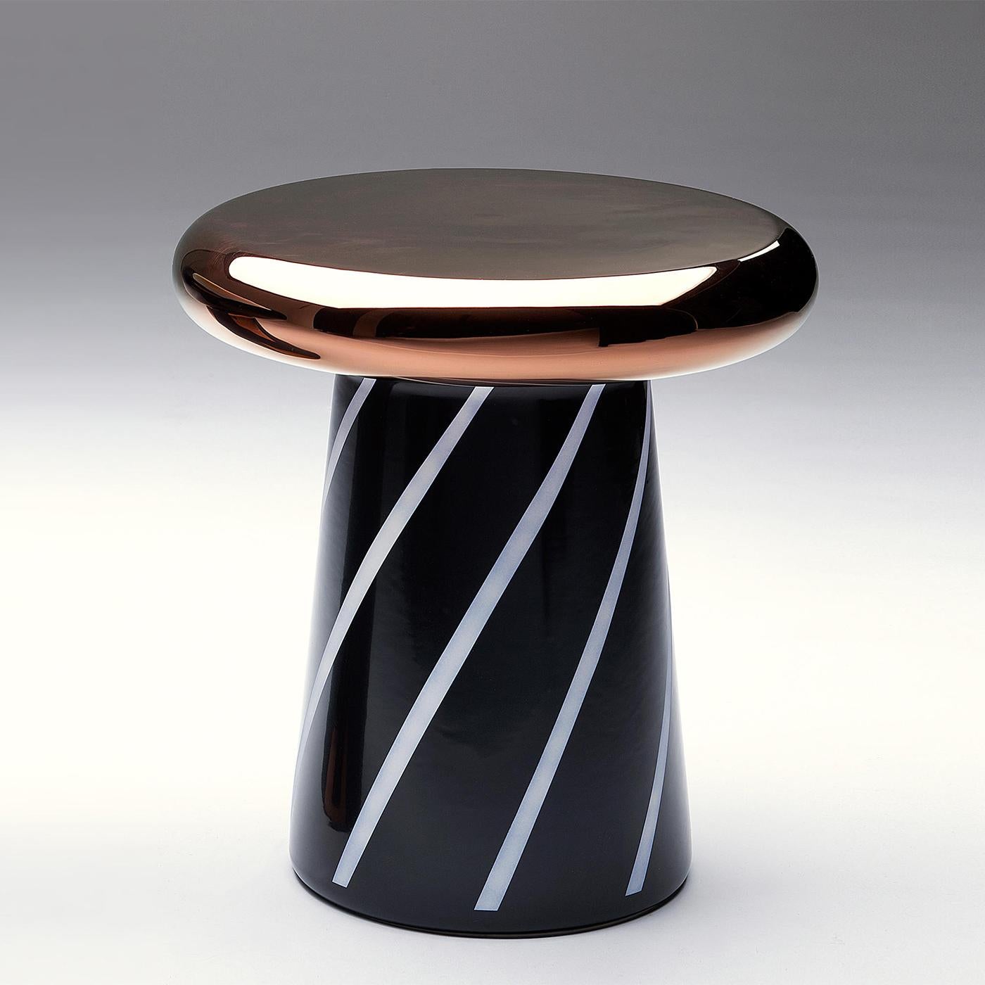 Side Table Circus Ray all in hand-crafted 
ceramic in lacquered finish, made in Itlay.
