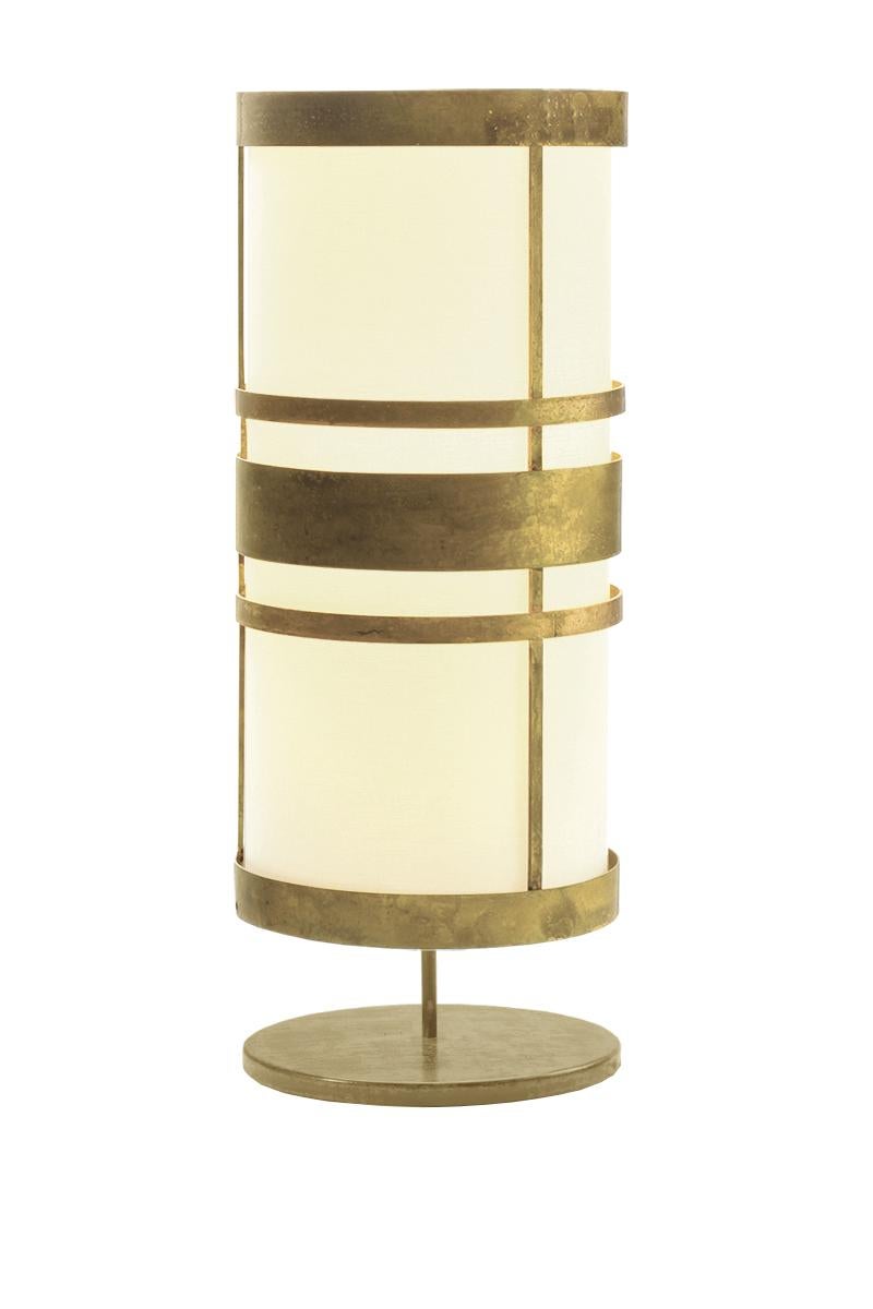 Portugais Lampe de table en laiton vieilli d'inspiration Art Déco contemporaine en vente