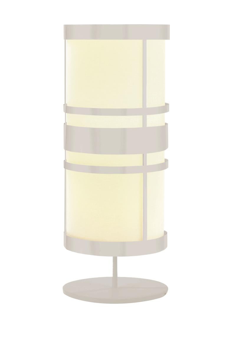 Die runde, von den Formen des Art Deco inspirierte Perfektion der Zirkuslampe ist eine wunderbare Ergänzung für jeden Raum. In verschiedenen Farben aus lackiertem Metall und mit einem Lampenschirm aus 100% Baumwolle. Auf Bestellung gefertigt. 

Utu