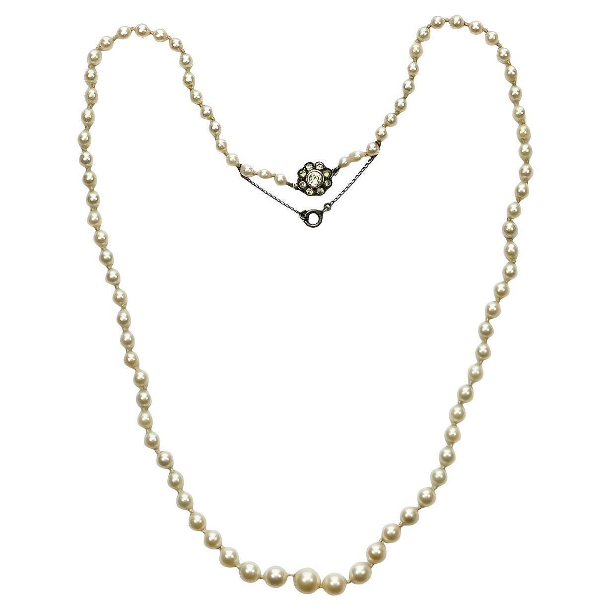 Ciro Graduated Cultured Pearls Knotted Necklace with Silver Clasp circa 1930s