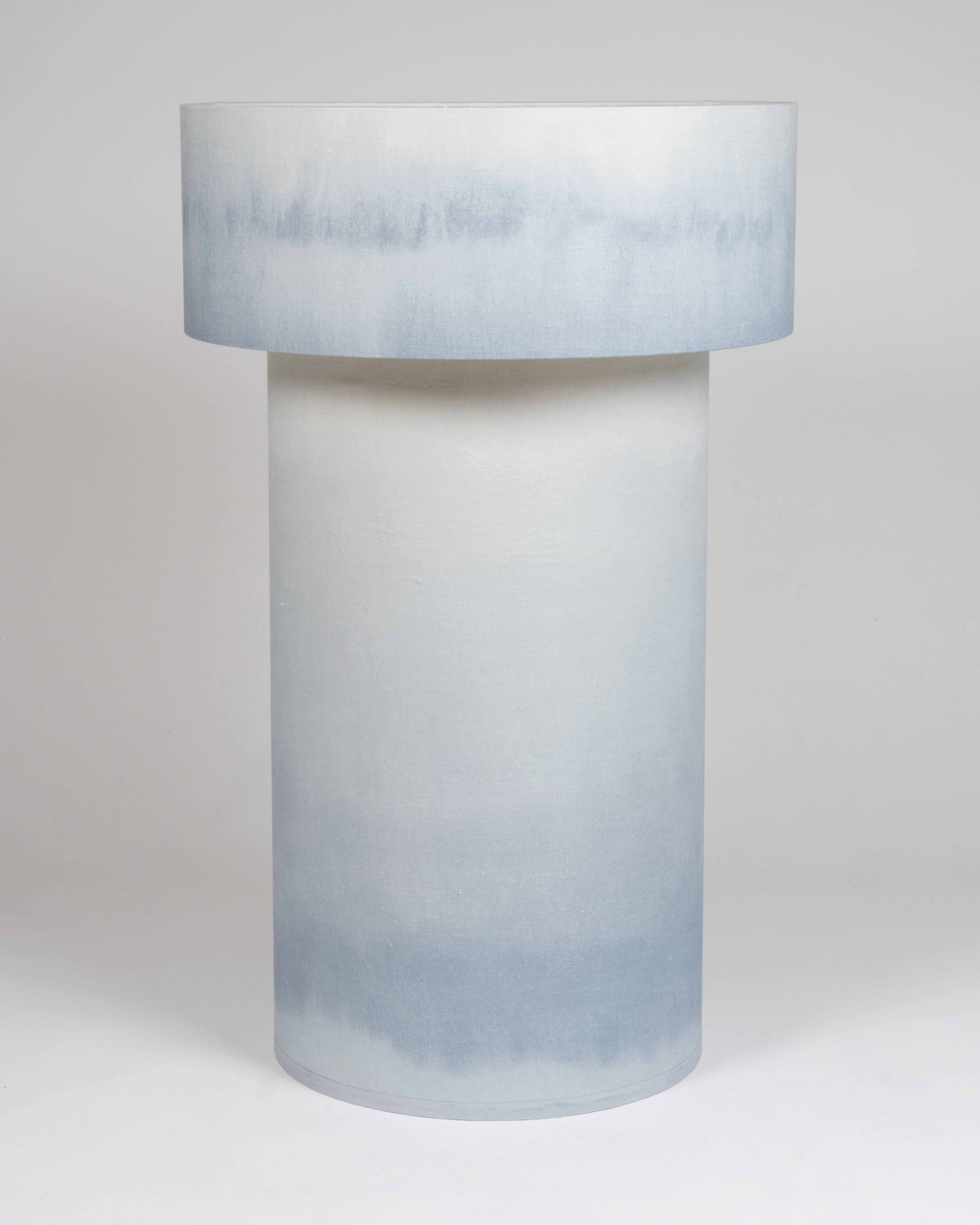 Lampada da terra Cirrus VII di Elsa Foulon
Pezzo unico.
Dimensioni: D. 55 x L. 55 x H. 60 cm
Materiali: Wood scolpito, Fabrice.

Tutte le nostre lampade possono essere cablate a seconda del Paese. Se viene venduto negli Stati Uniti, sarà cablato per