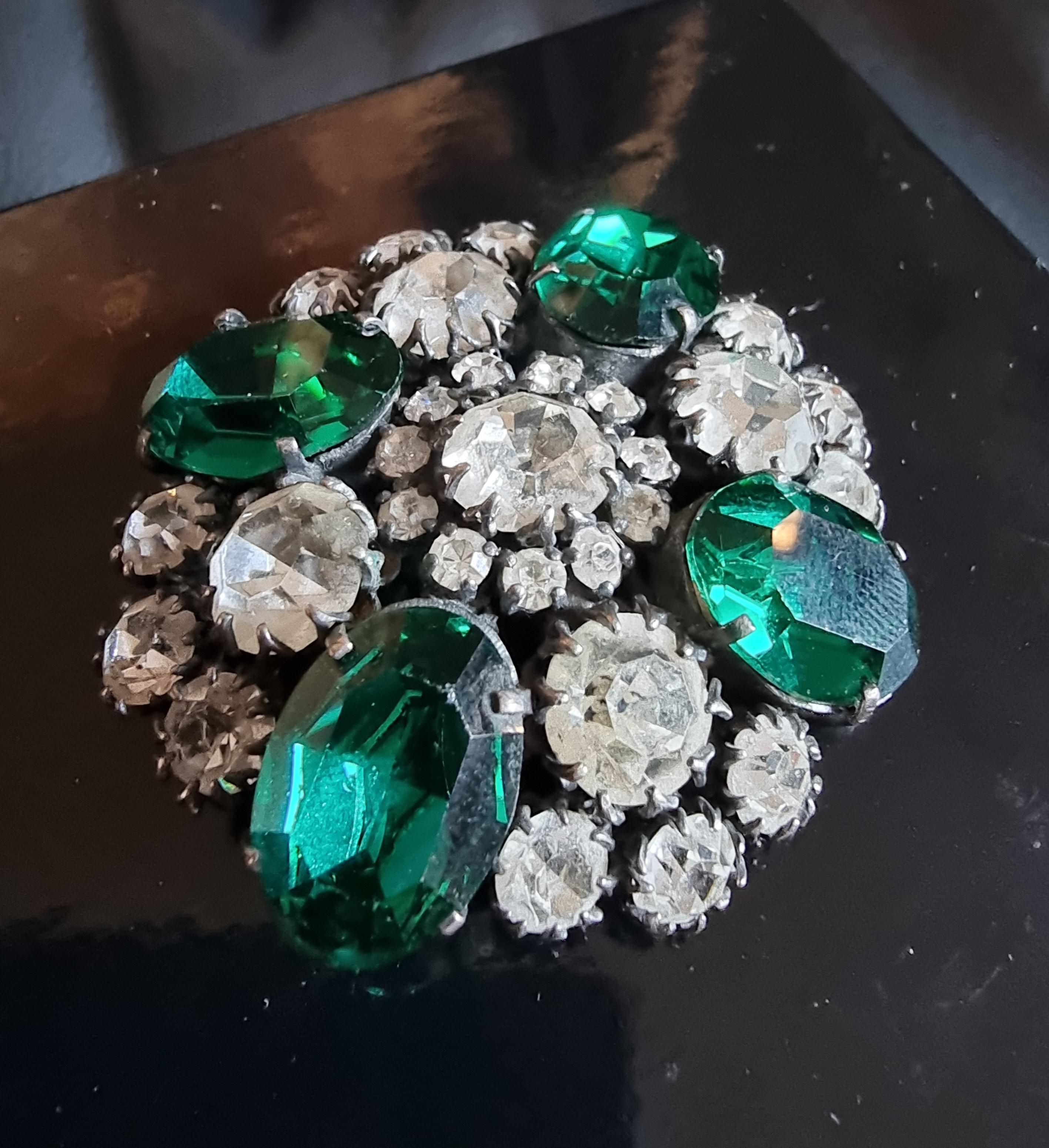 Magnificent large old BROOCH,
50s vintage,
rhinestones,
high fashion designer CIS countess Cissy ZOLTOWSKA,
length 5.5cm, width 5.5cm,
signed 