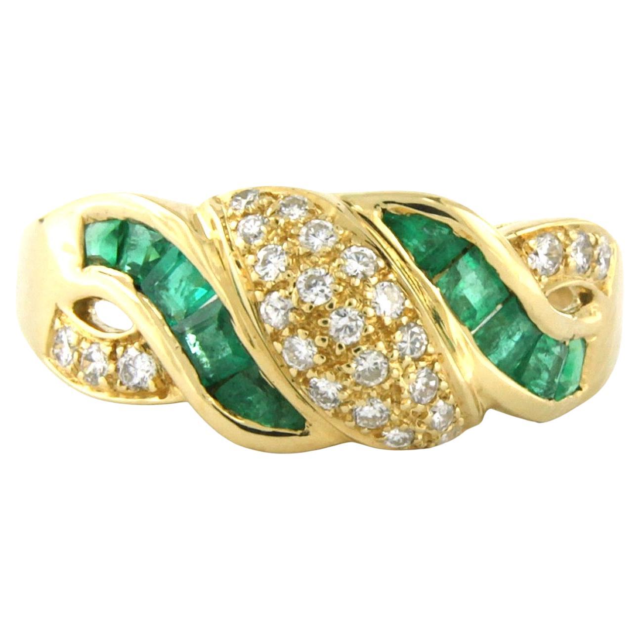 CITIOR 18k Yellow Gold Cocktail Ring with Emeralds 
Diamonds For Sale