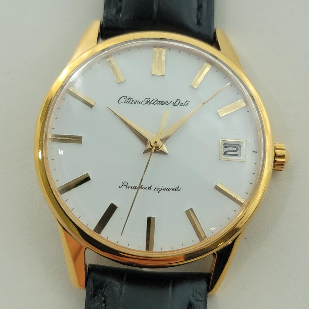 Classico senza tempo, orologio Citizen Homer Date da uomo con carica manuale in oro, anni '70 circa, nuovo di zecca, in eccellenti condizioni di funzionamento. Verificato autentico da un maestro orologiaio. Splendido quadrante bianco firmato
