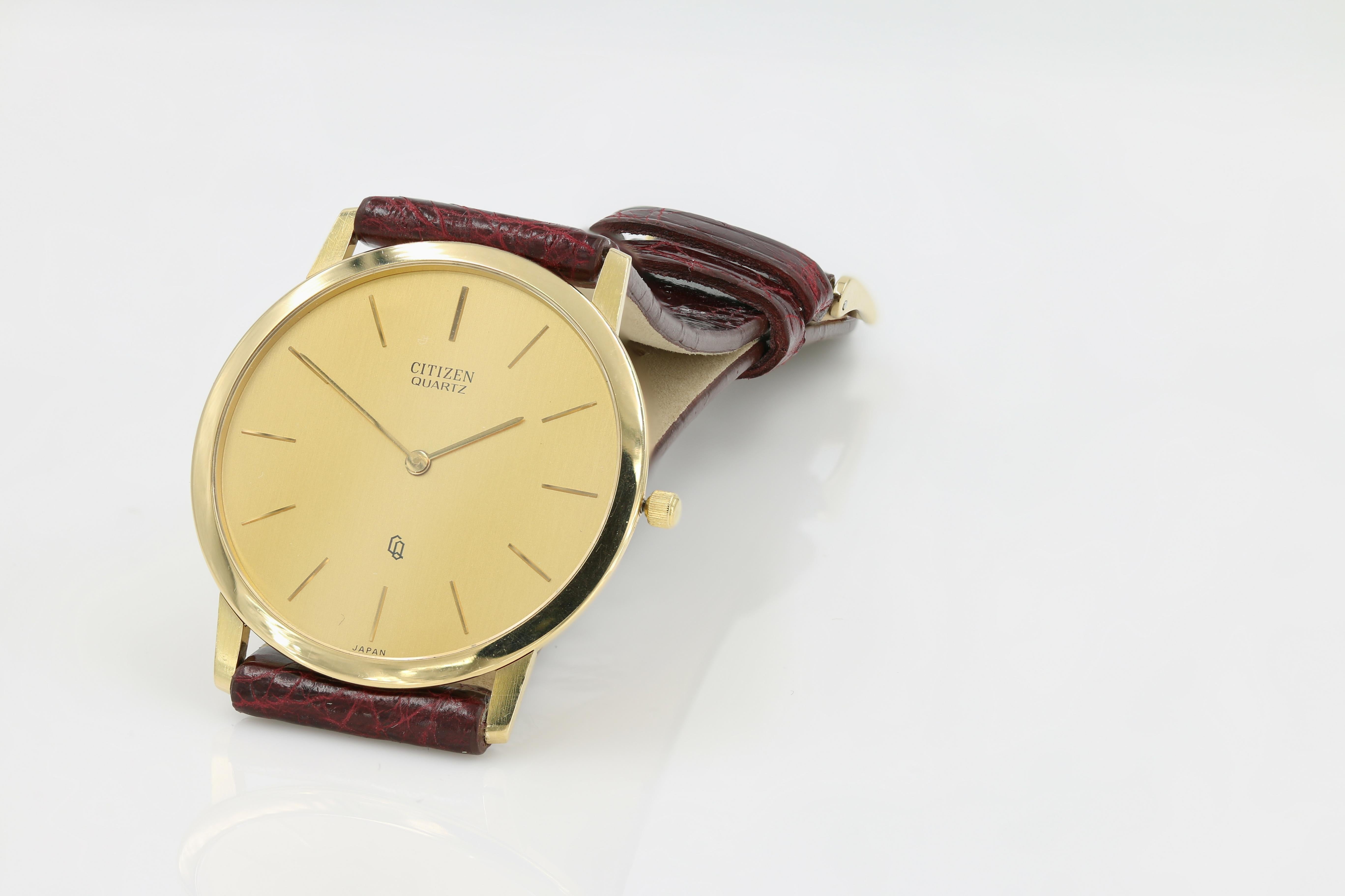 Citizen Uhr – 18 kt YG-Gehäuse und Schließe – Quarzwerk – gebraucht und restauriert:: neues Krokodillederband.  32 mm Gehäusegröße.