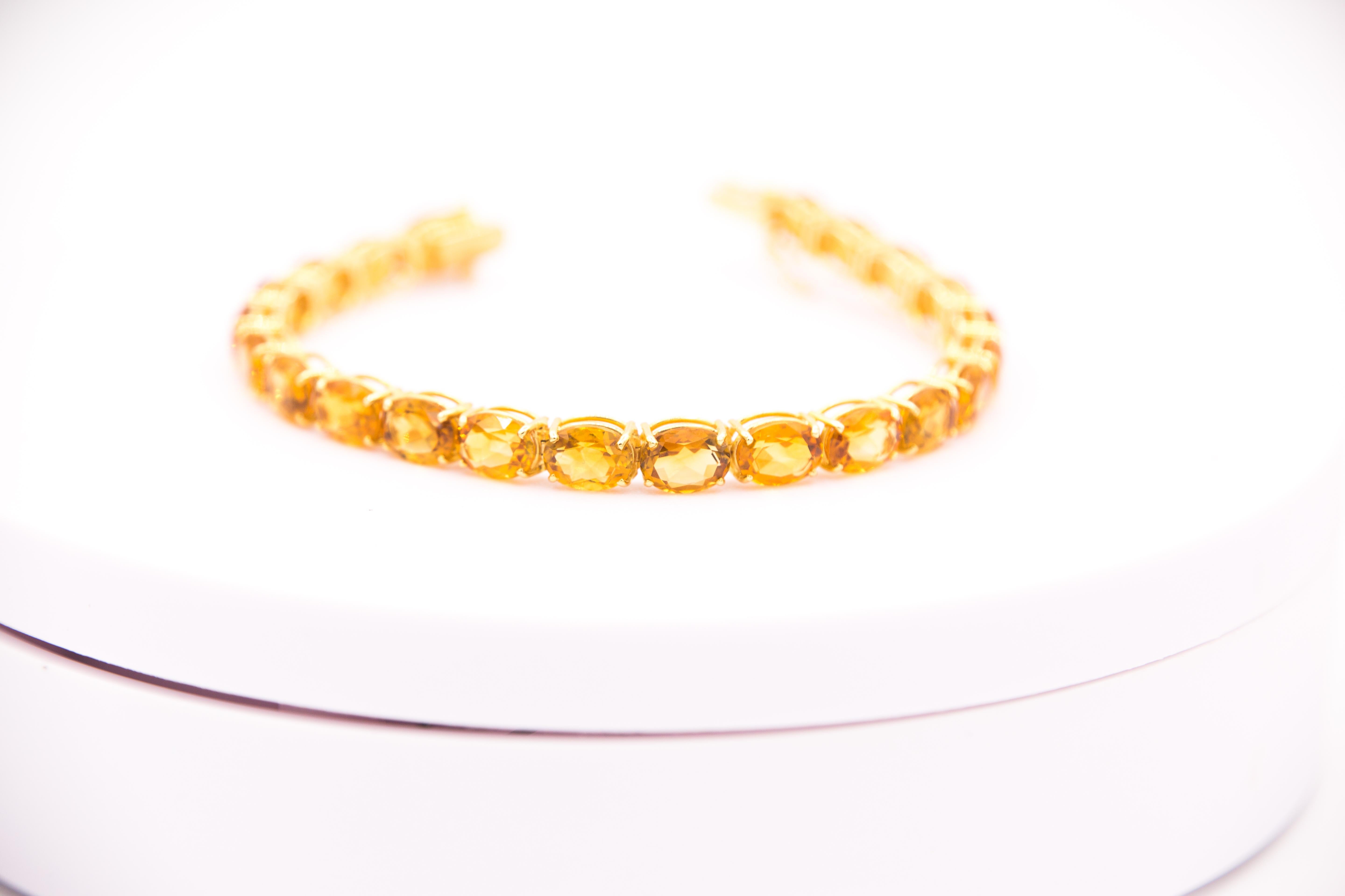 Oval Cut Citrin bracelet 18 k gold For Sale