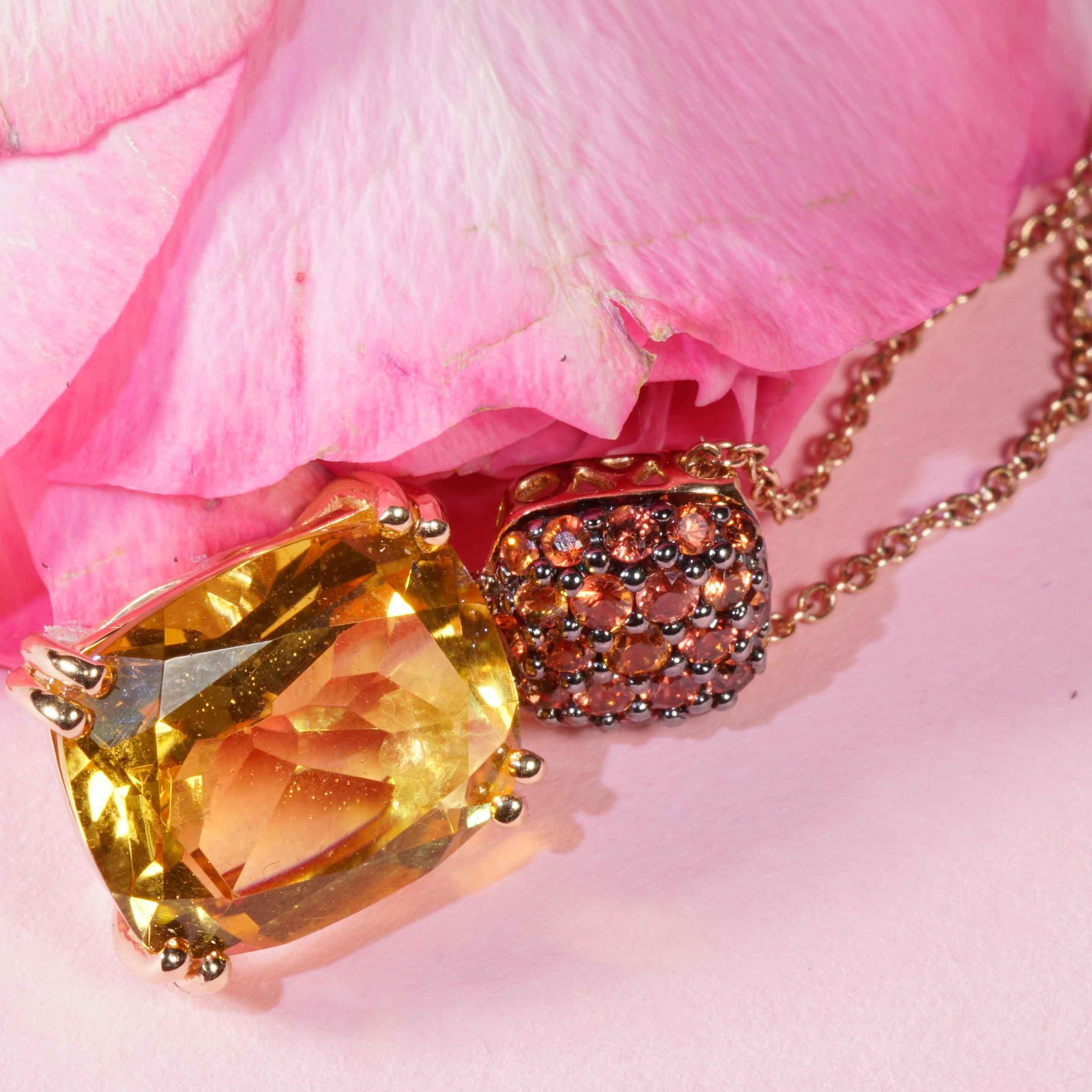 Taglio rotondo Collana Citrin Orange Saphire: una combinazione straordinaria 4,62 ct rodio nero in vendita