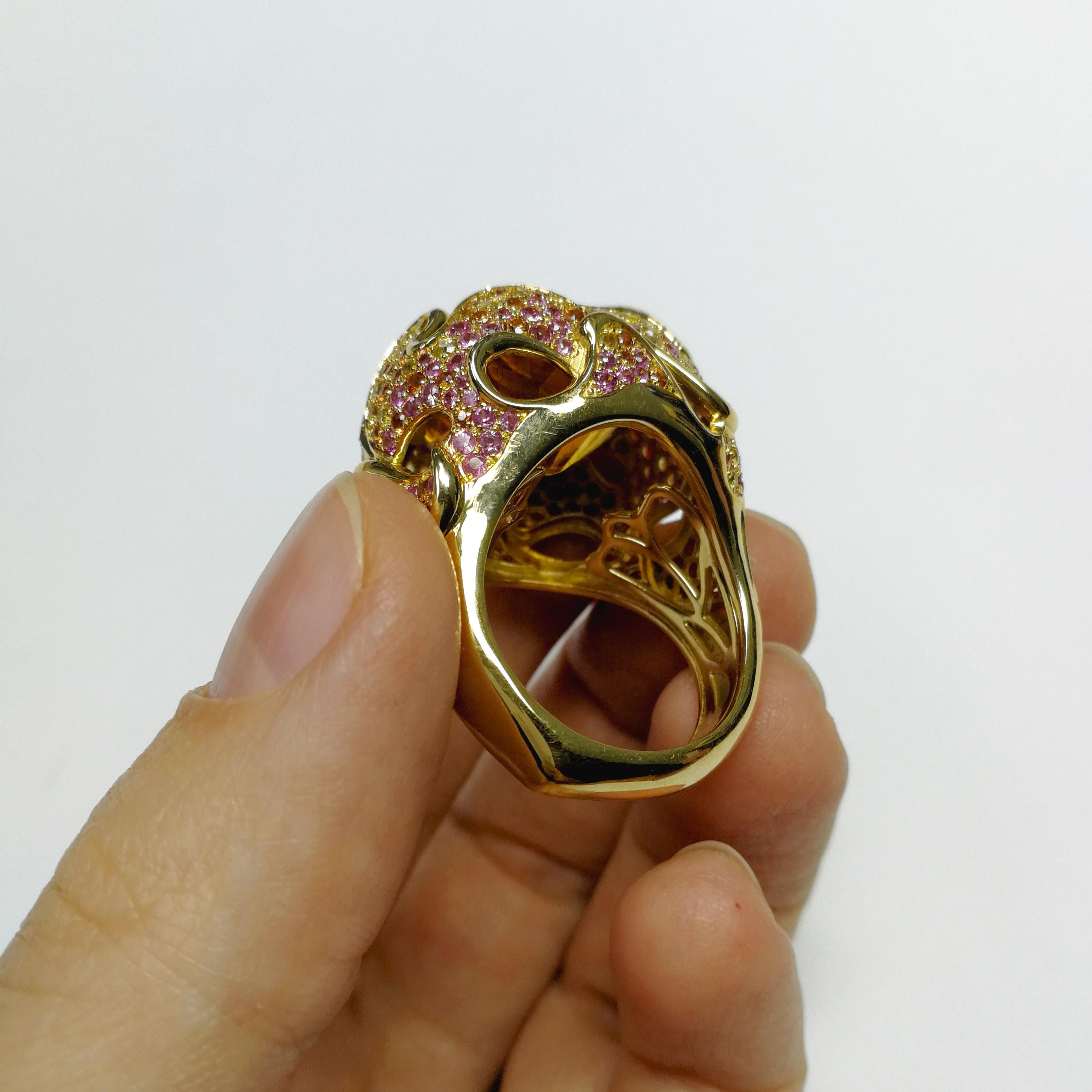 Women's Citrine 12.34 Carat Pink Yellow Orange Sapphire 18 Karat Yellow Gold Ring For Sale