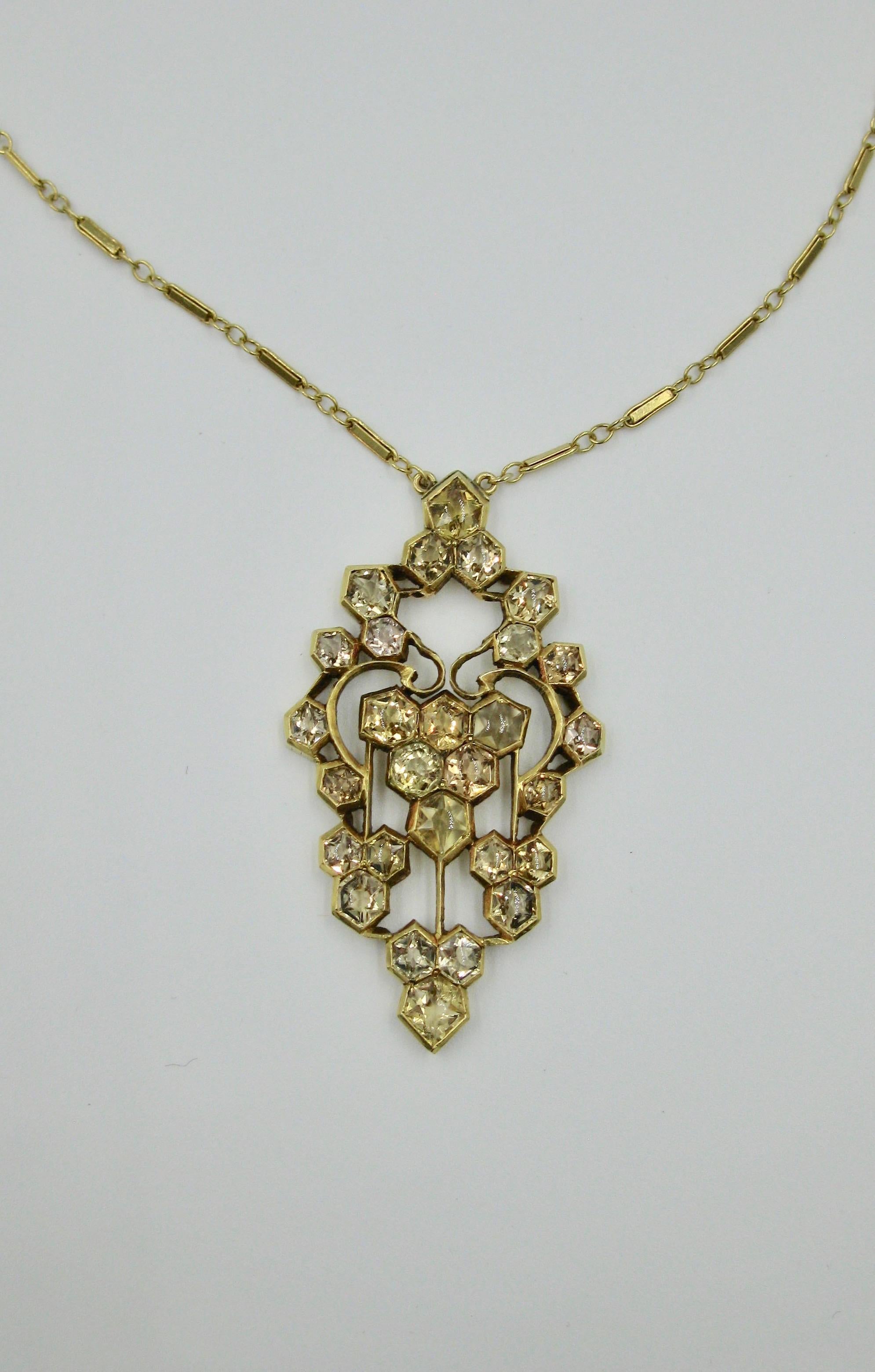 Citrine 14 Karat Yellow Gold Art Deco Pendant Necklace Antique, circa 1920 For Sale 3