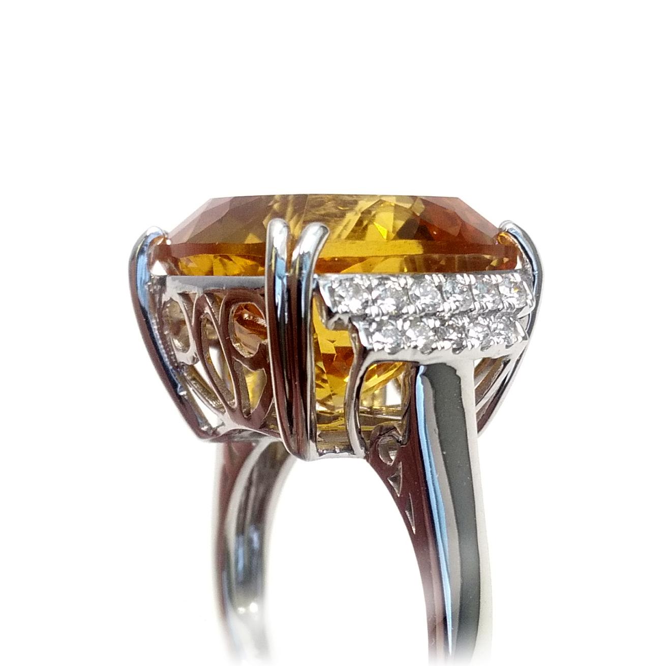 Citrine 14.99 Carat and Diamond Ring In New Condition In Richmond, BC