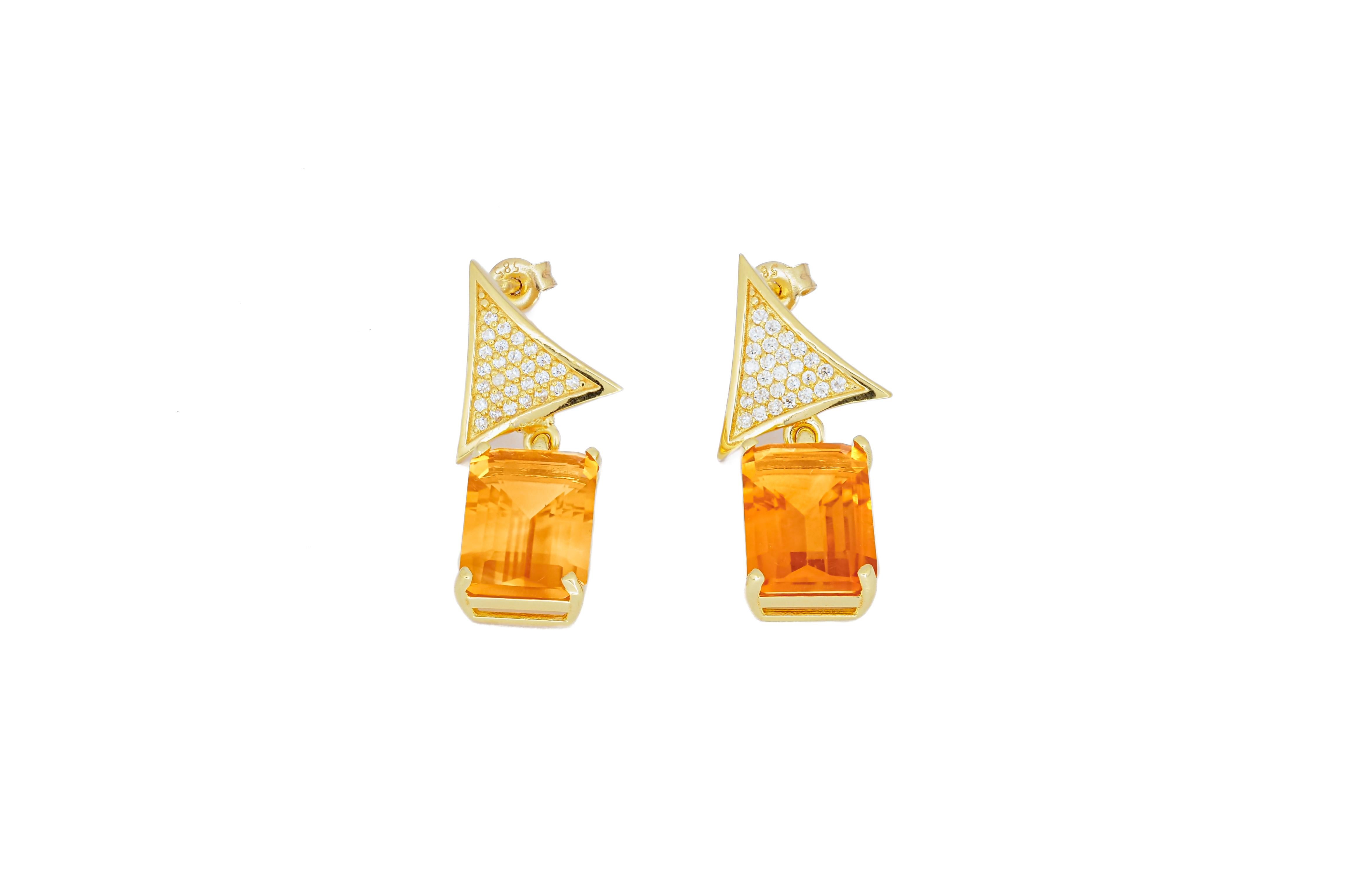 Women's Citrine 14k gold earrings studs.  For Sale