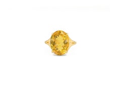 Oval citrine cocktail ring.