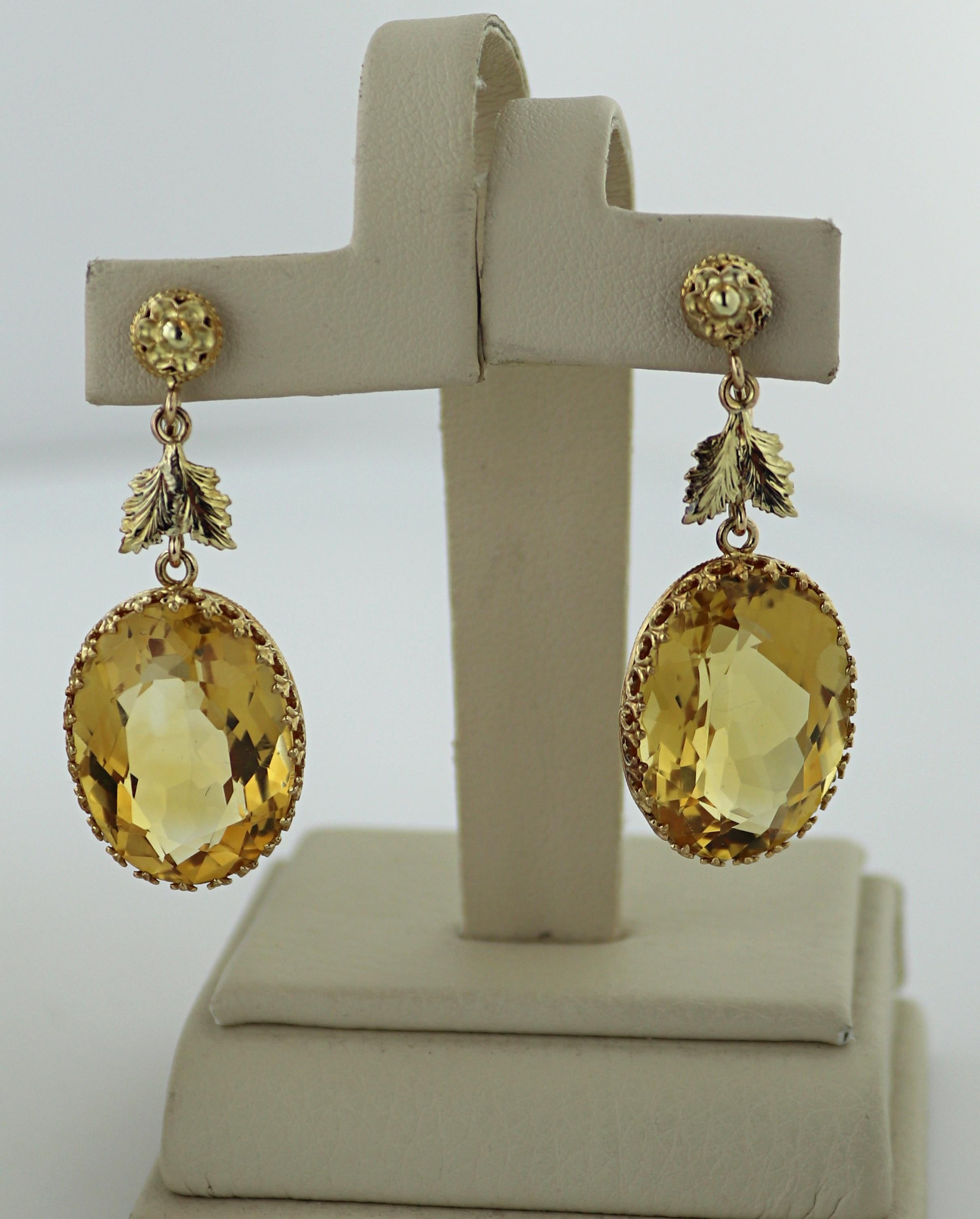 Oval Cut Citrine, 14k Yellow Gold Necklace and Earrings Suite For Sale