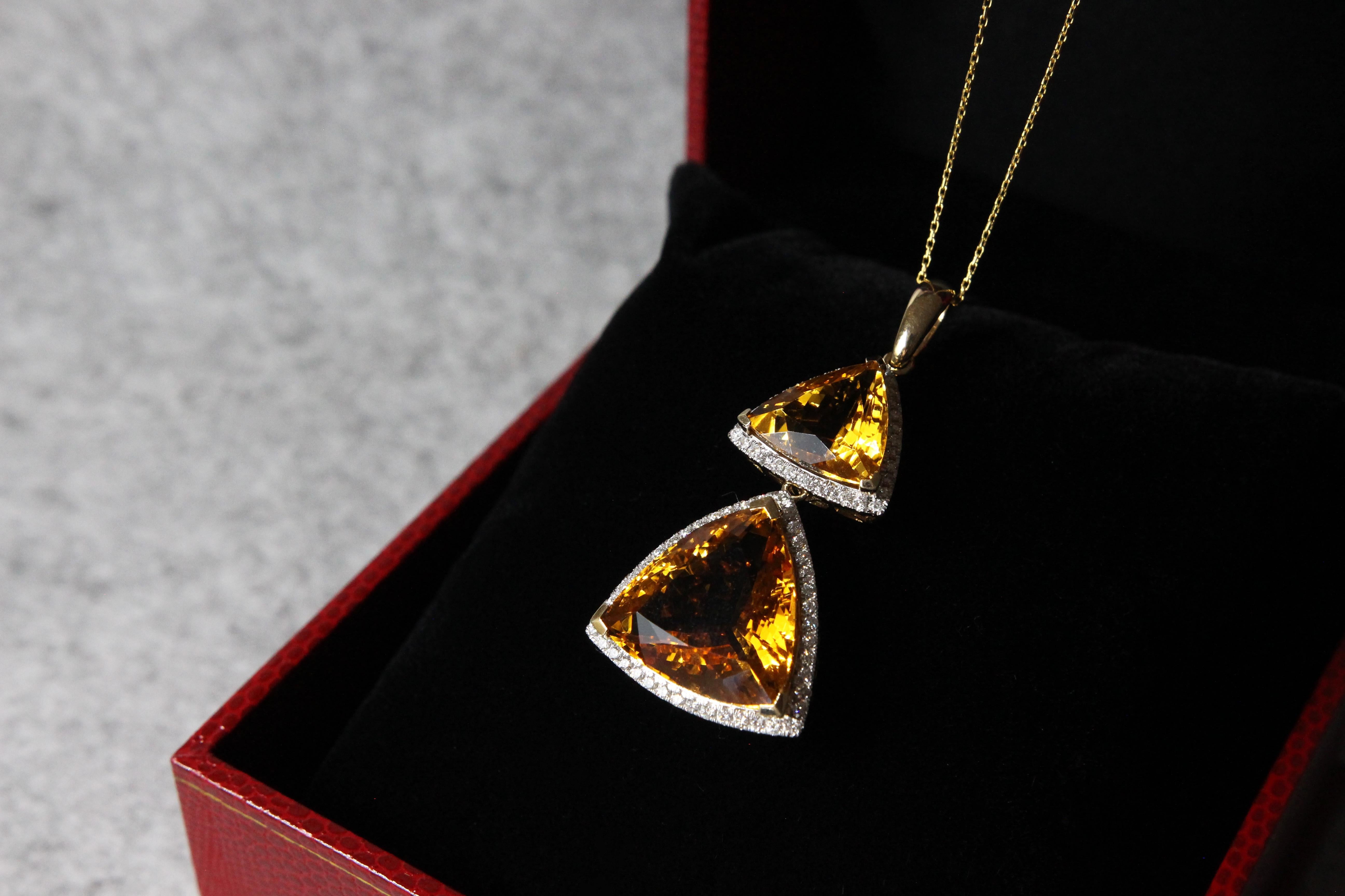 Citrine 28.90 Carats Yellow Gold Pendant Necklace 2