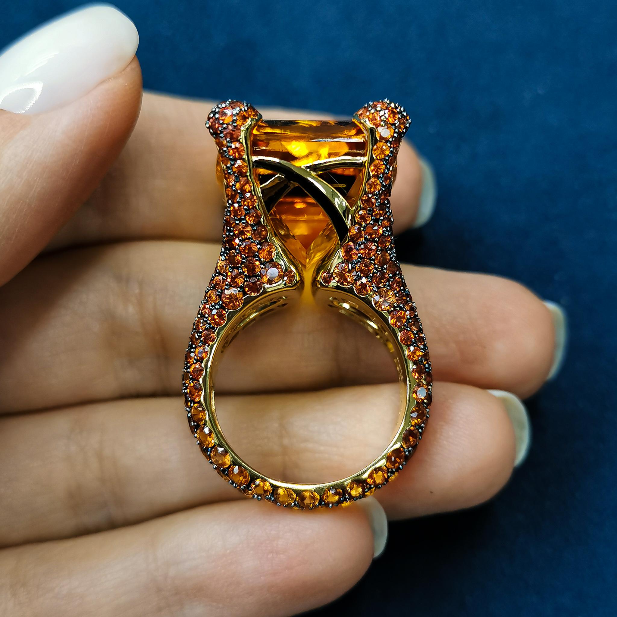 Citrin 33,27 Karat Orange Saphire 18 Karat Gelbgold Ring im Zustand „Neu“ im Angebot in Bangkok, TH