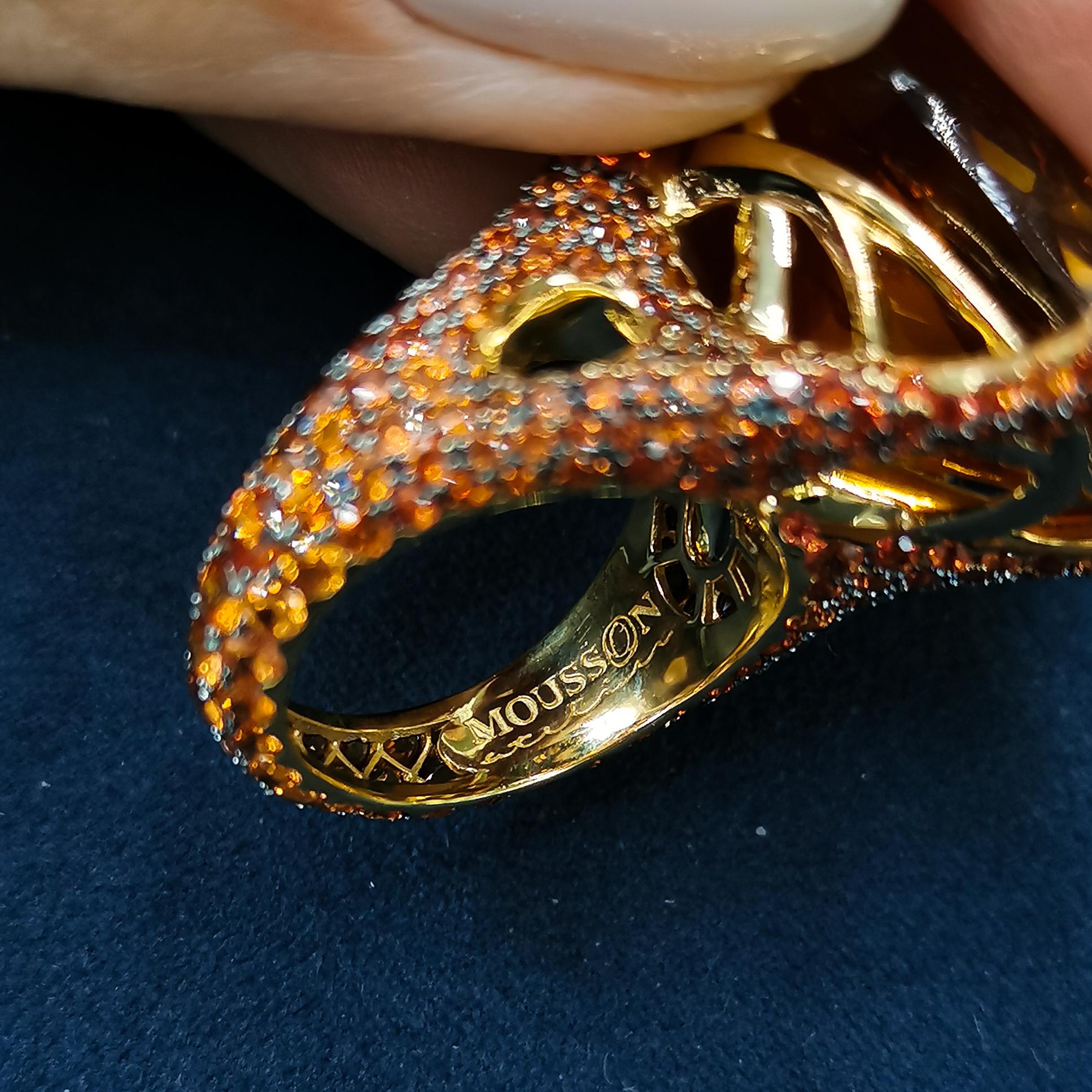 Women's Citrine 33.27 Carat Orange Sapphires 18 Karat Yellow Gold Ring For Sale